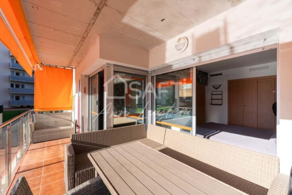 Piso con vistas piscina, parking y trastero, Roses - foto 23