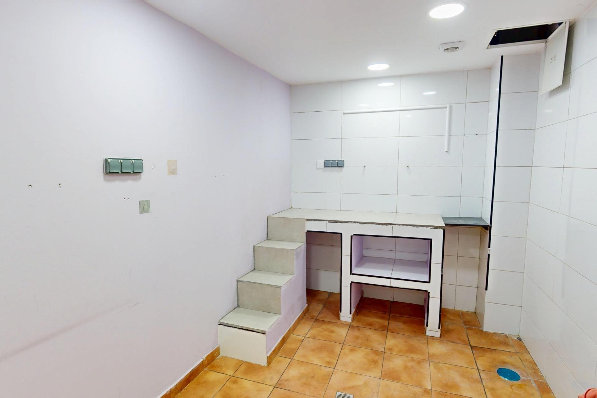 Local a pie de calle en La Zaidía – Perfecto para pequeño ne - foto 6