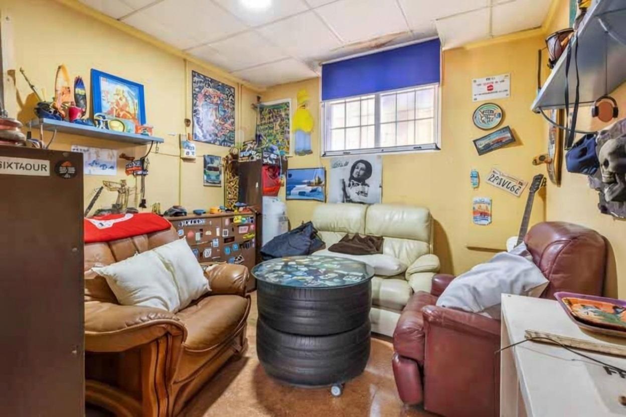 CHALET DE 4 DORMITORIOS CON PISCINA PRIVADA, EN AGUAS NUEVAS - foto 33