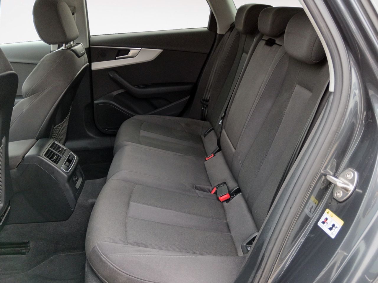 Audi A4 40 TDI - foto 10