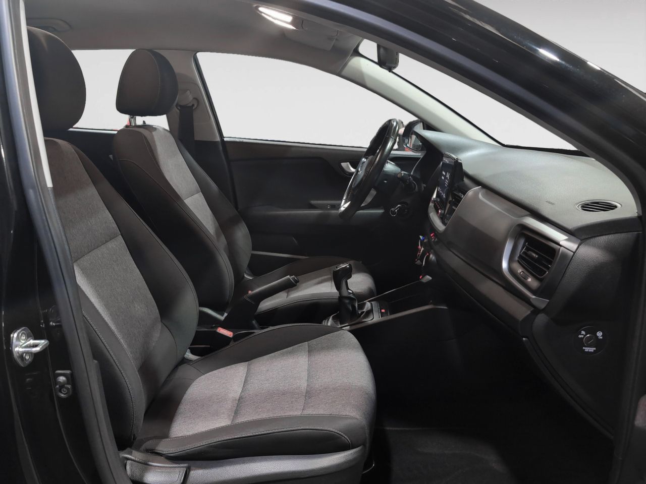 Kia Stonic Concept MHEV - foto 10