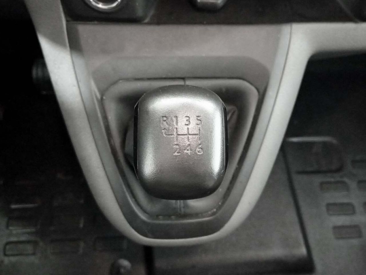 Opel Vivaro Select L - foto 12