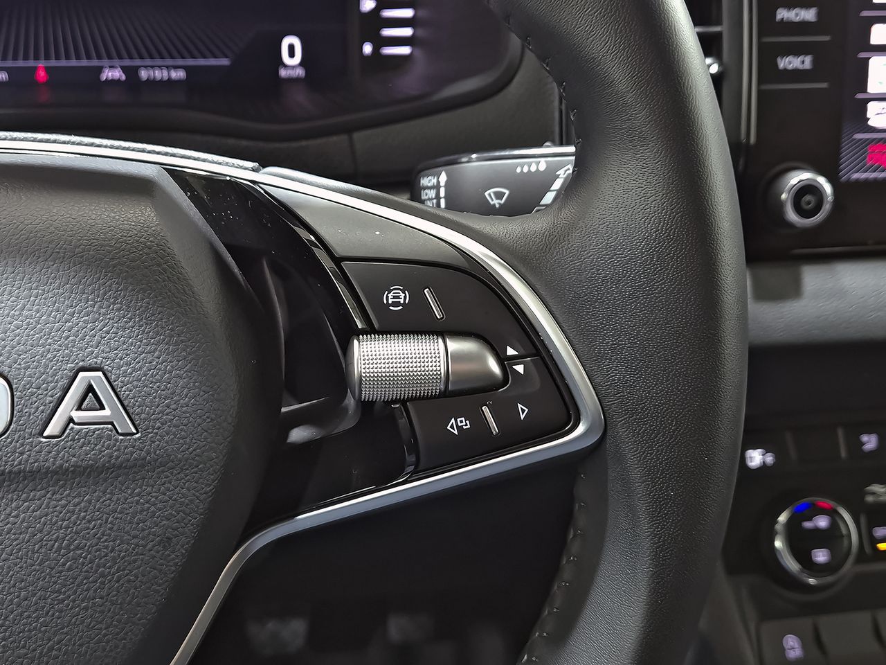 Skoda Karoq 1.5 TSI 110kW (150CV) ACT Selection - foto 15