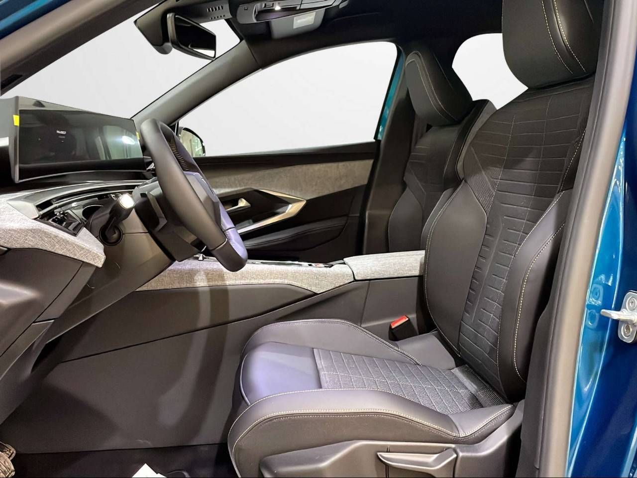 Peugeot 5008 1.2 100KW  eDCS6 Allure - foto 12