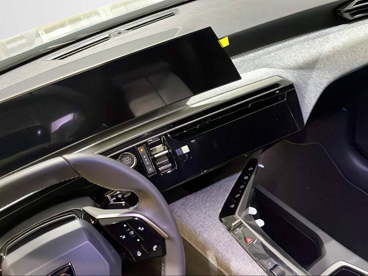 Peugeot 5008 1.2 100KW  eDCS6 Allure - foto 20