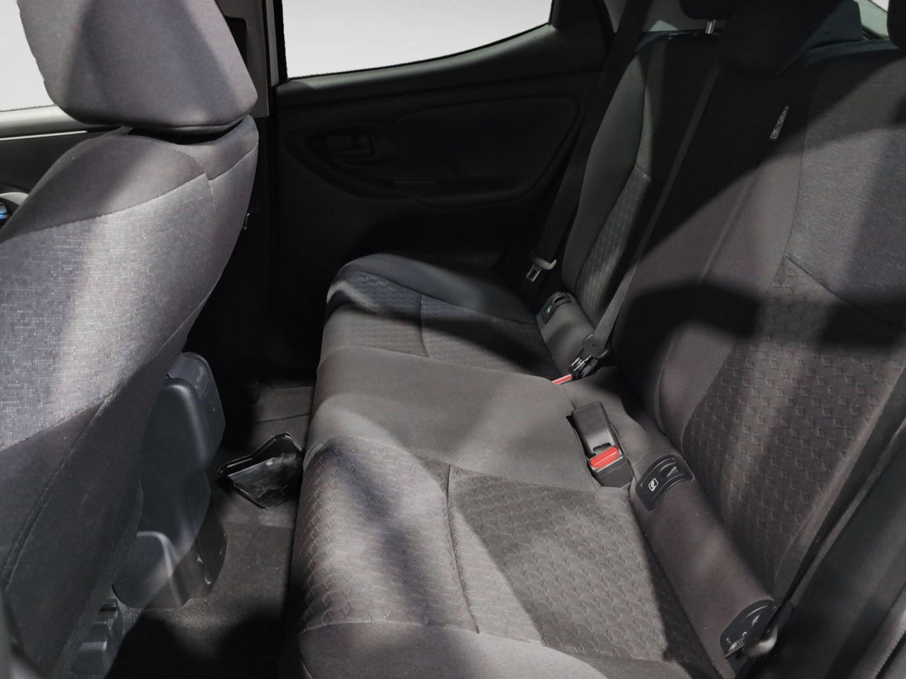 Toyota Yaris Active Plus - foto 9