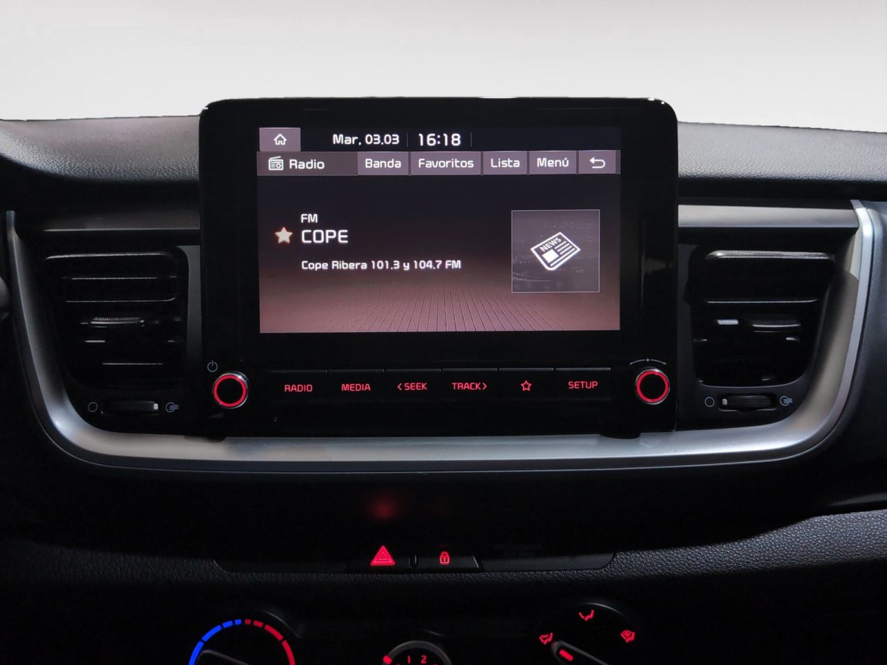 Kia Stonic Concept MHEV - foto 15