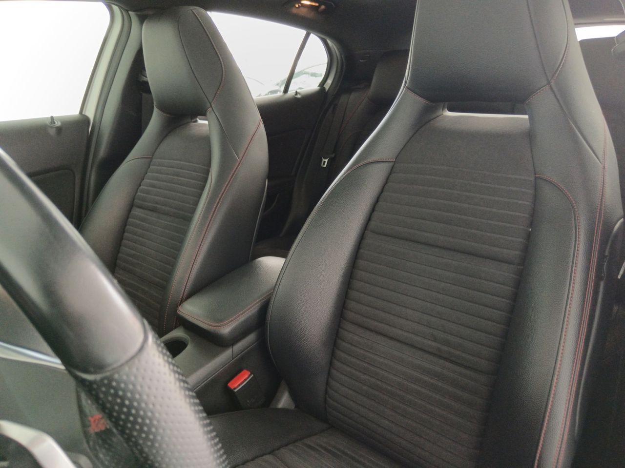 Mercedes GLA 220 d AMG Line 4Matic - foto 22