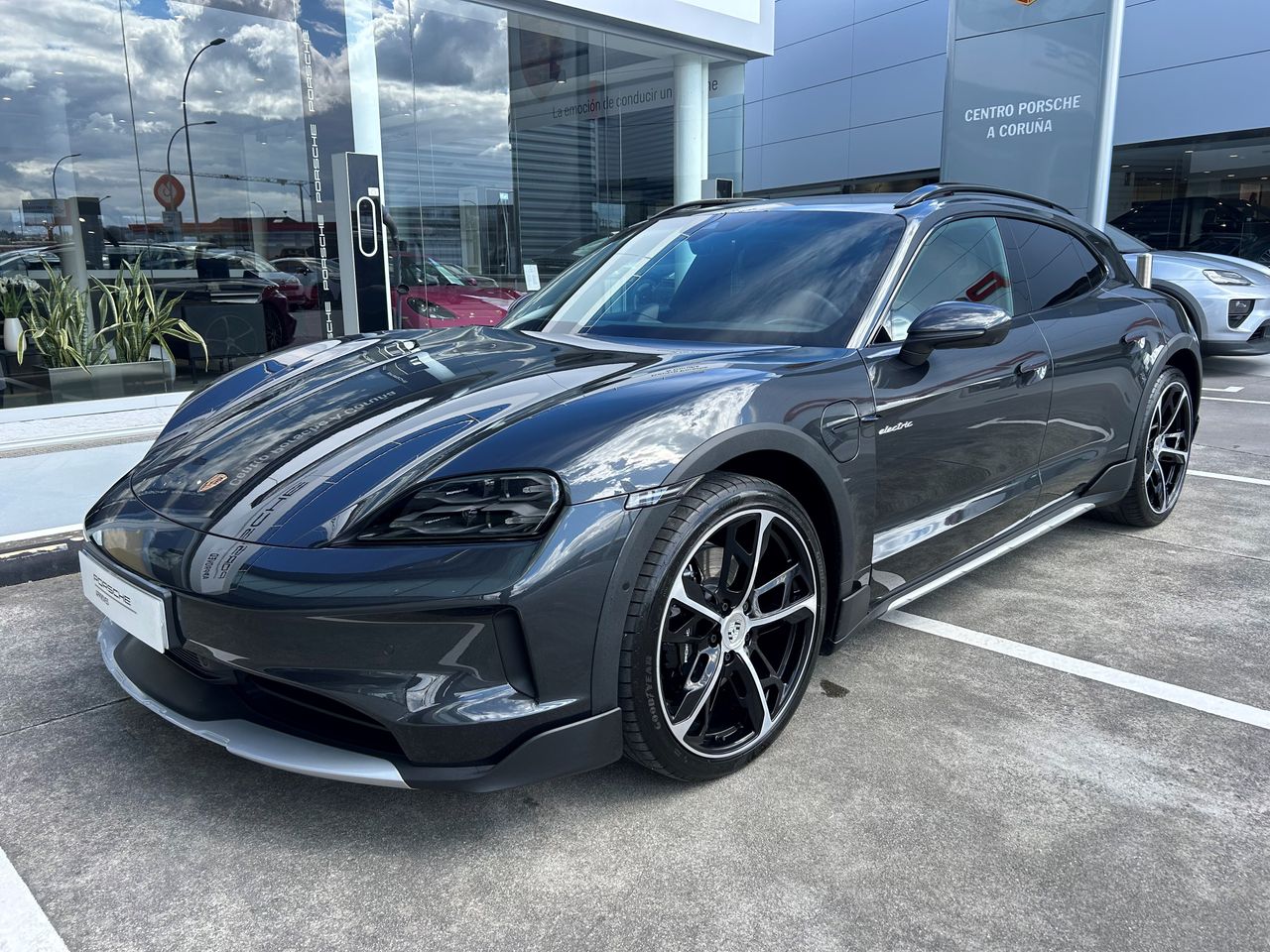 Porsche Taycan 4S Cross Turismo