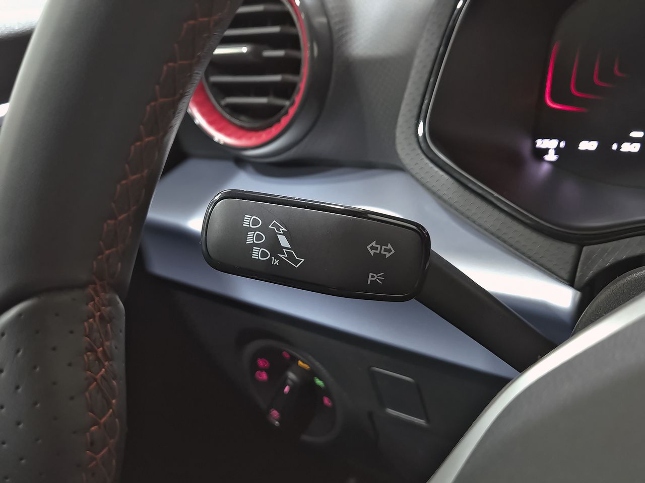 Seat Arona 1.0 TSI 85kW (115CV) DSG FR XM - foto 14