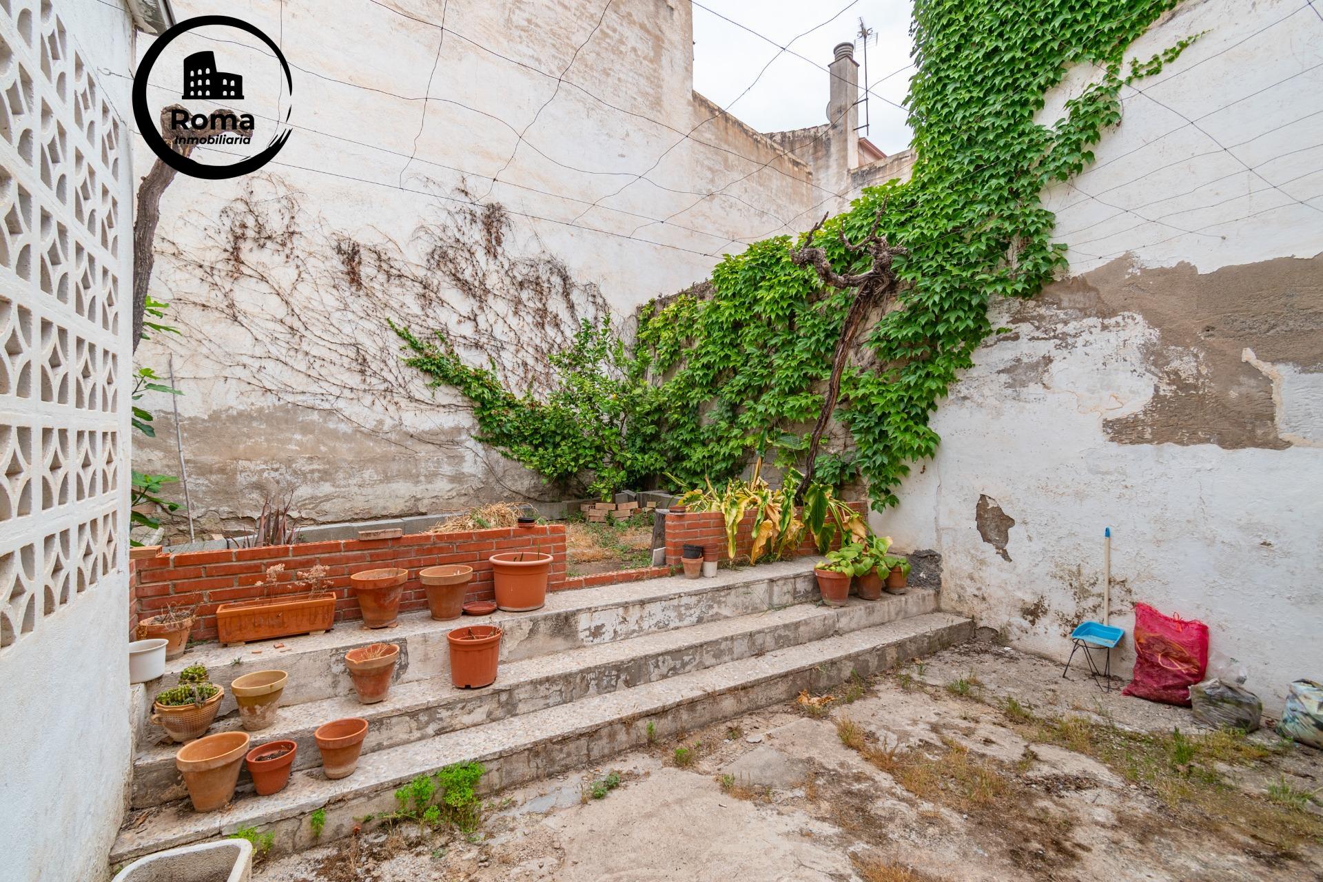 Casa en La Zubia con amplio patio y tres dormitorios. - foto 19