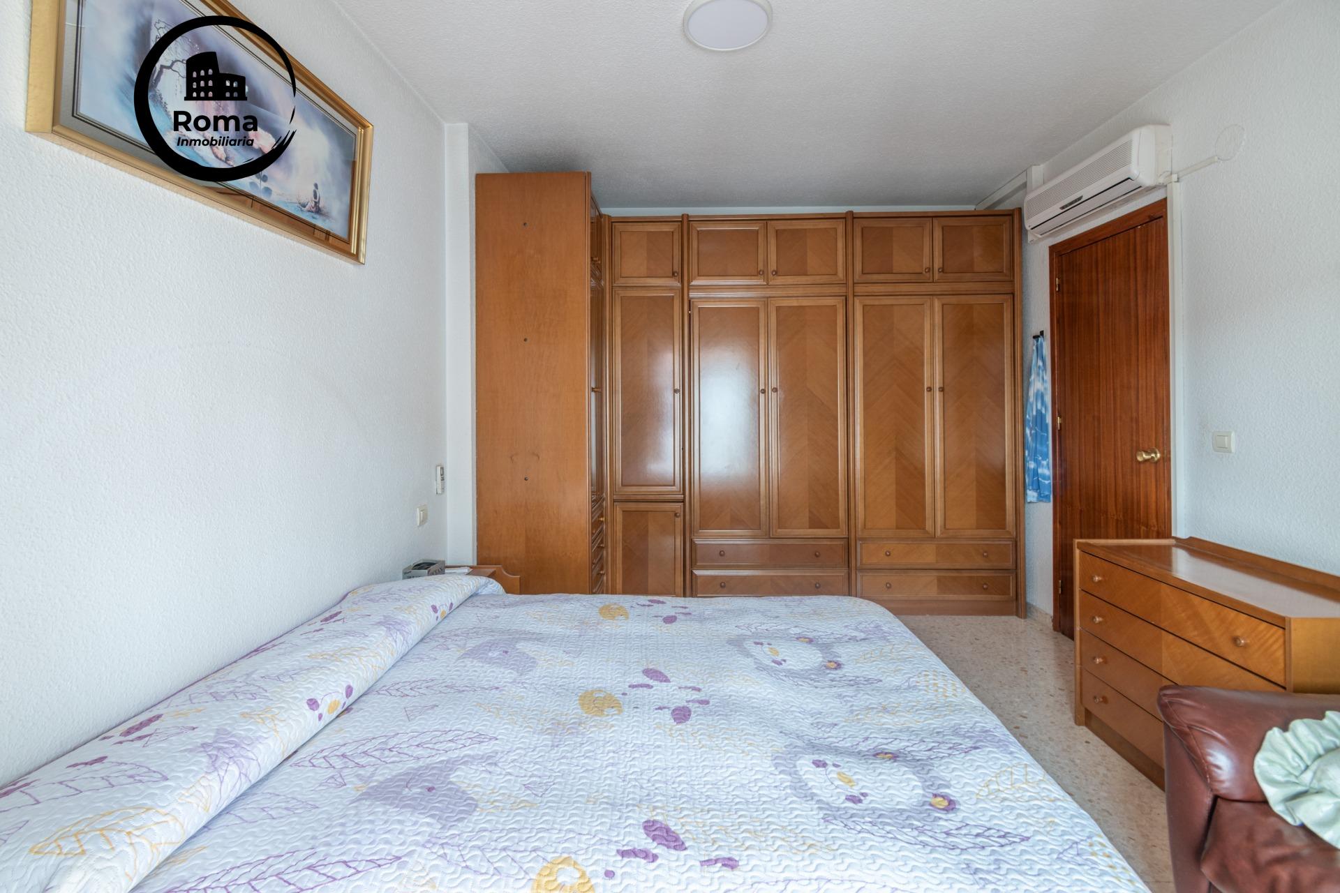 Casa en La Zubia con amplio patio y tres dormitorios. - foto 33