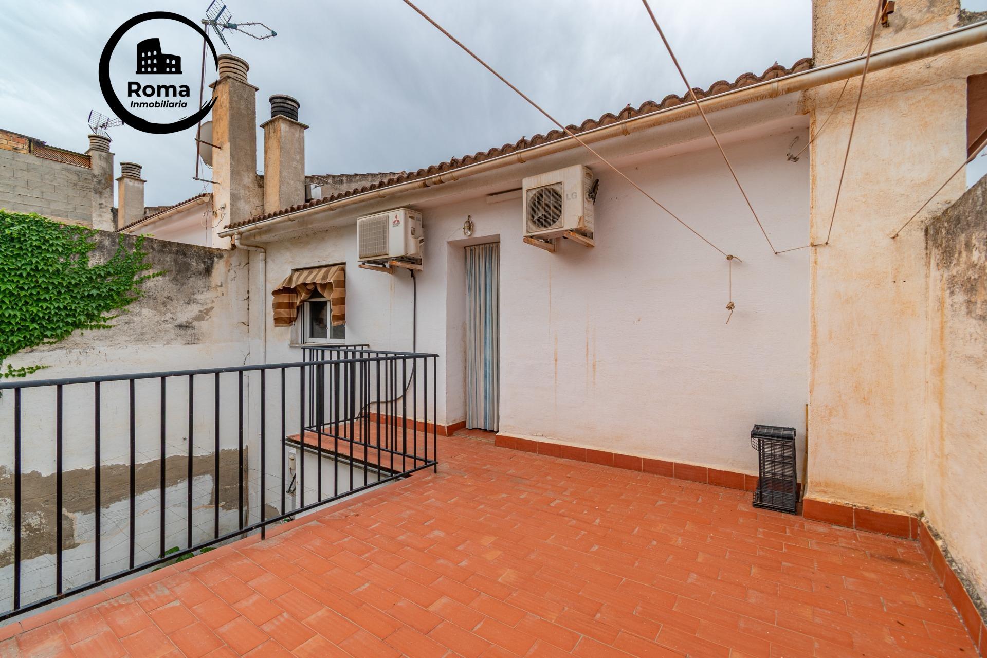 Casa en La Zubia con amplio patio y tres dormitorios. - foto 43