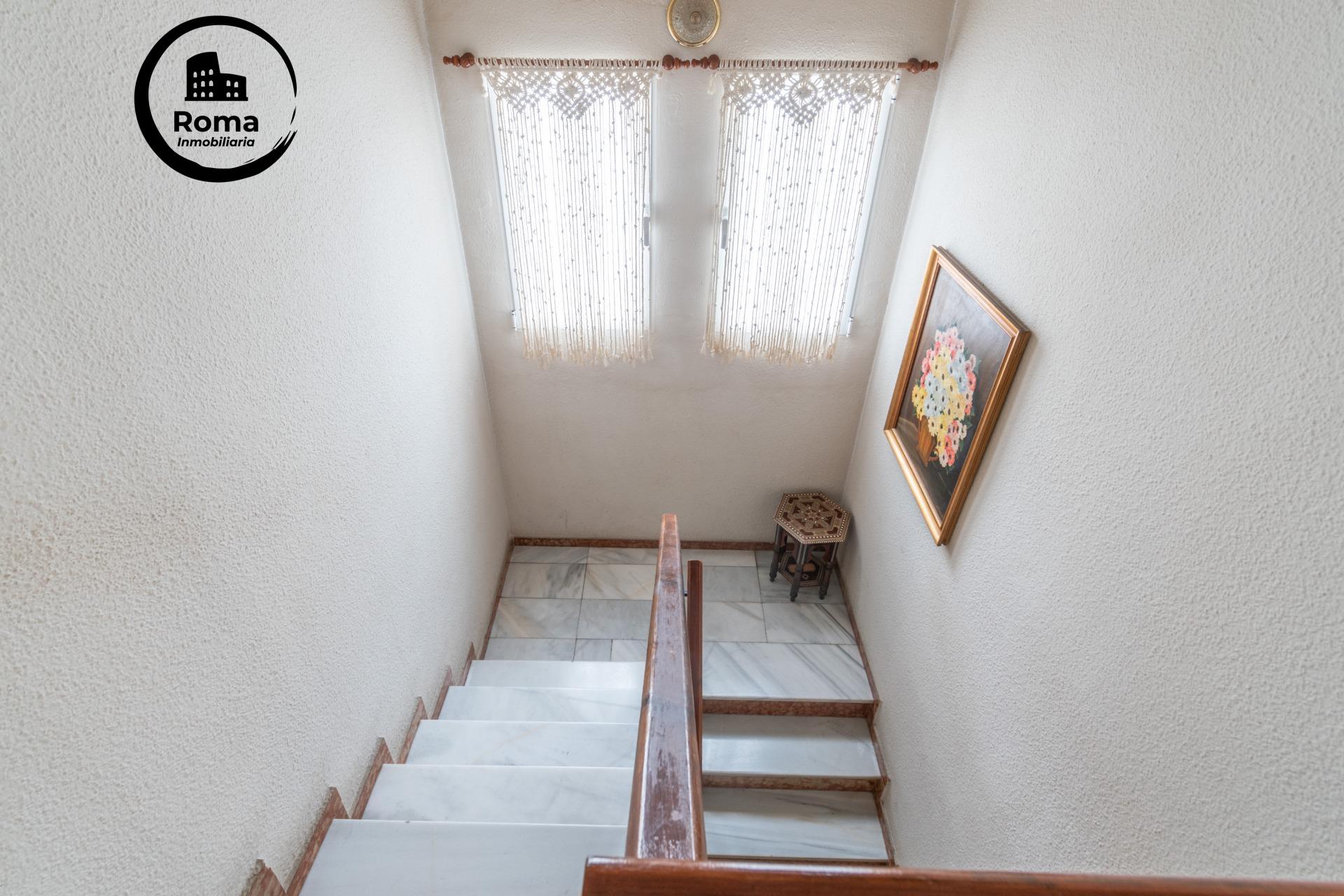 Casa en La Zubia con amplio patio y tres dormitorios. - foto 26