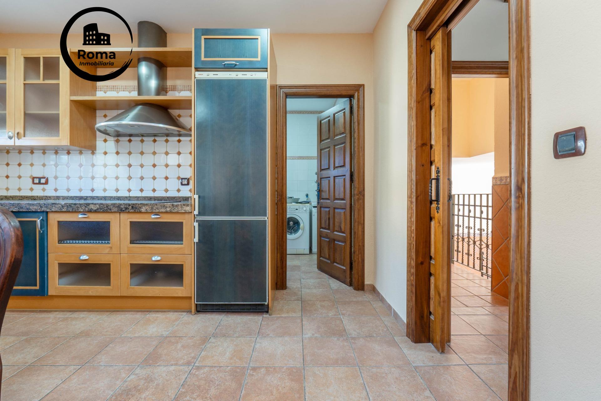 Chalet de 505 m2 construidos con piscina y jardines. 5 dormi - foto 24