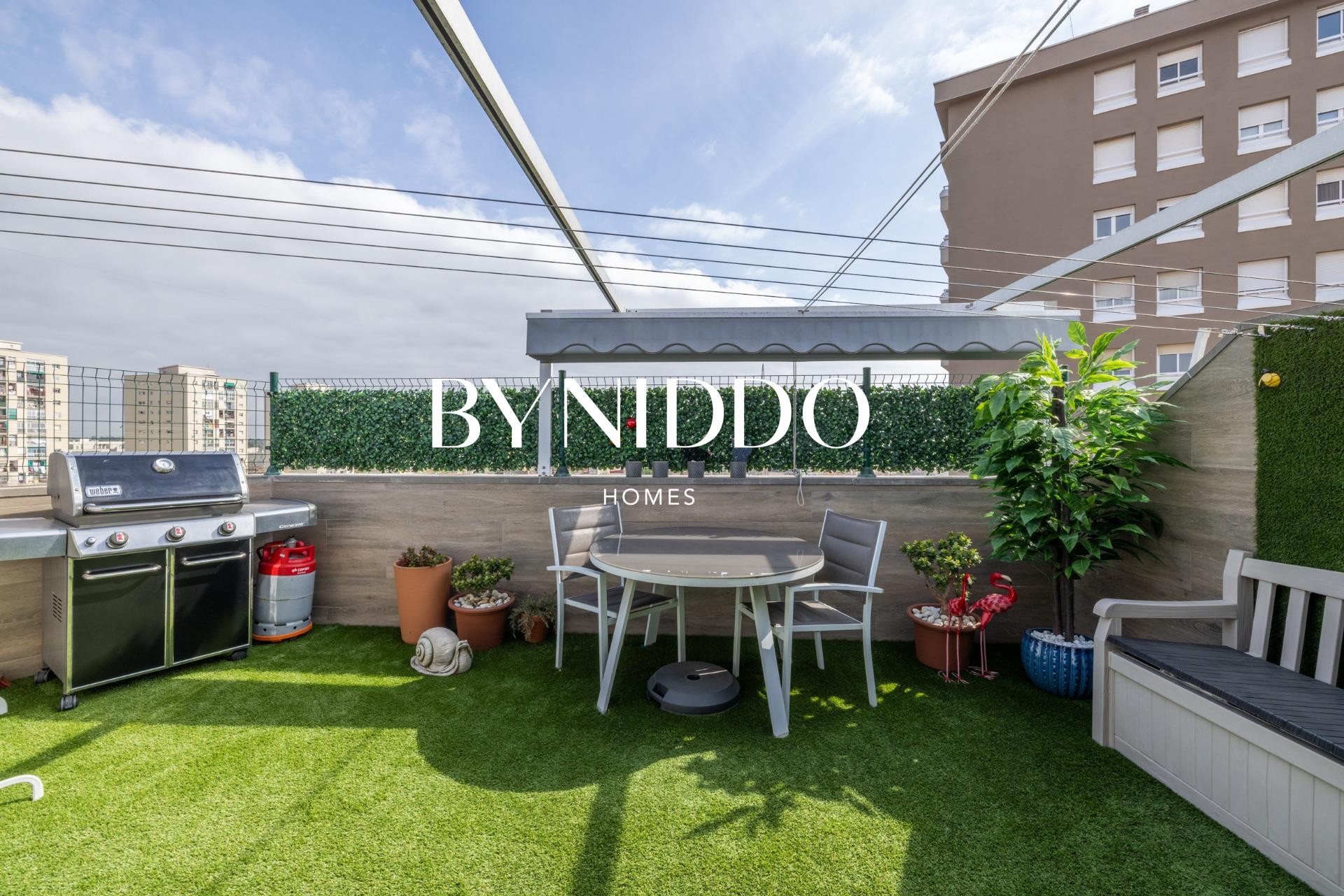 Espectacular dúplex reformado con terrazas y parking