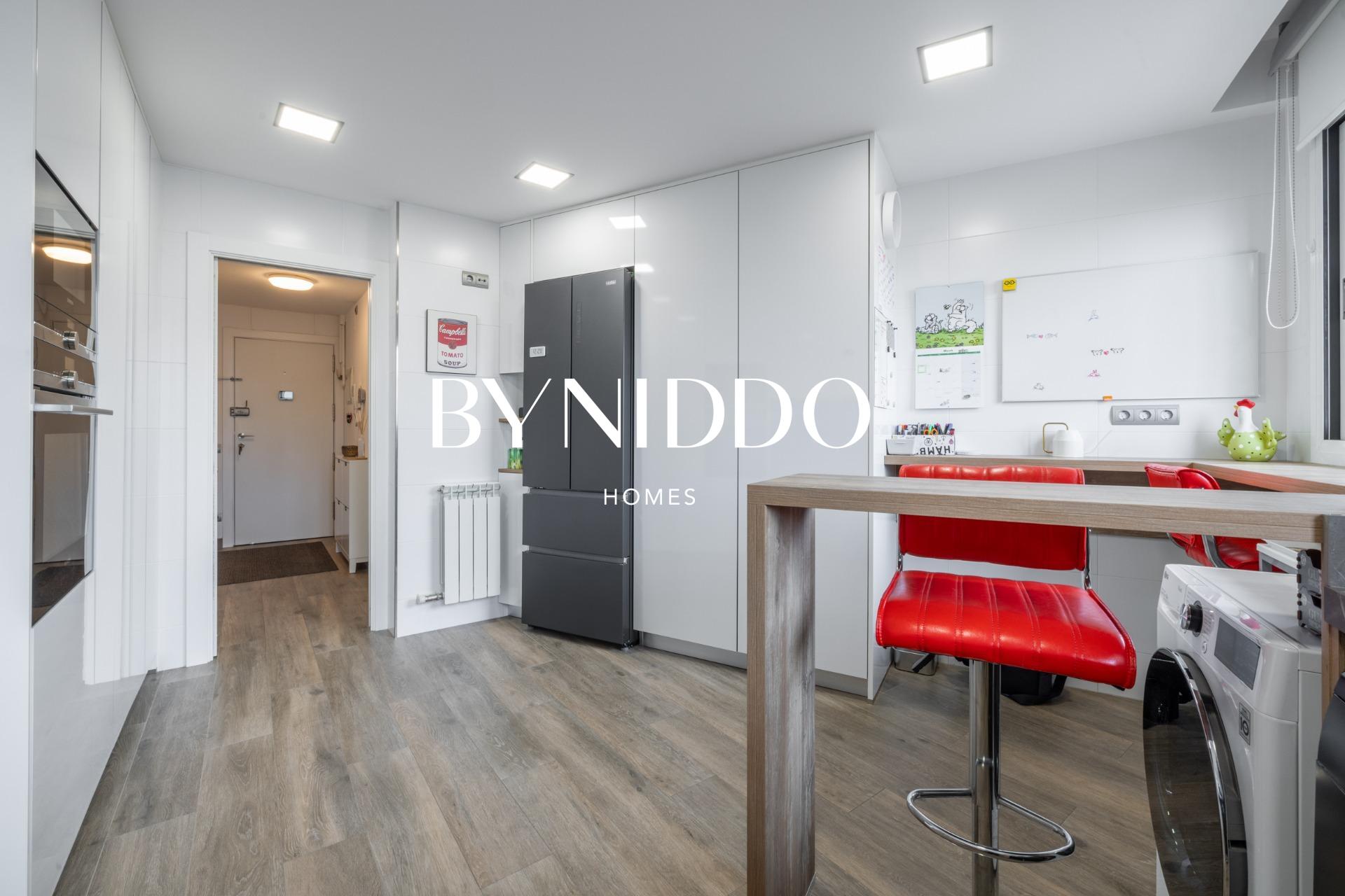 Espectacular dúplex reformado con terrazas y parking - foto 10