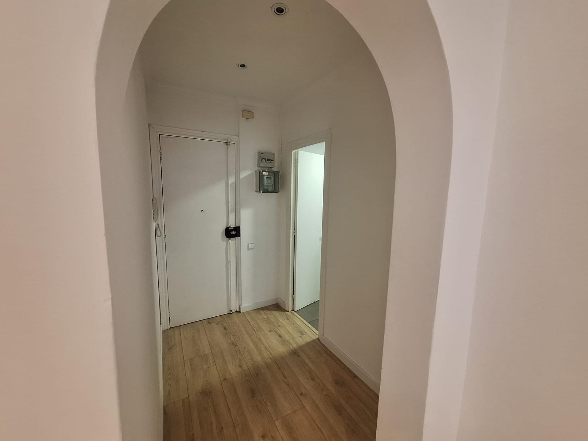 PISO ESQUINERO EN LA BARCELONETA TOTALMENTE REFORMADO - foto 8