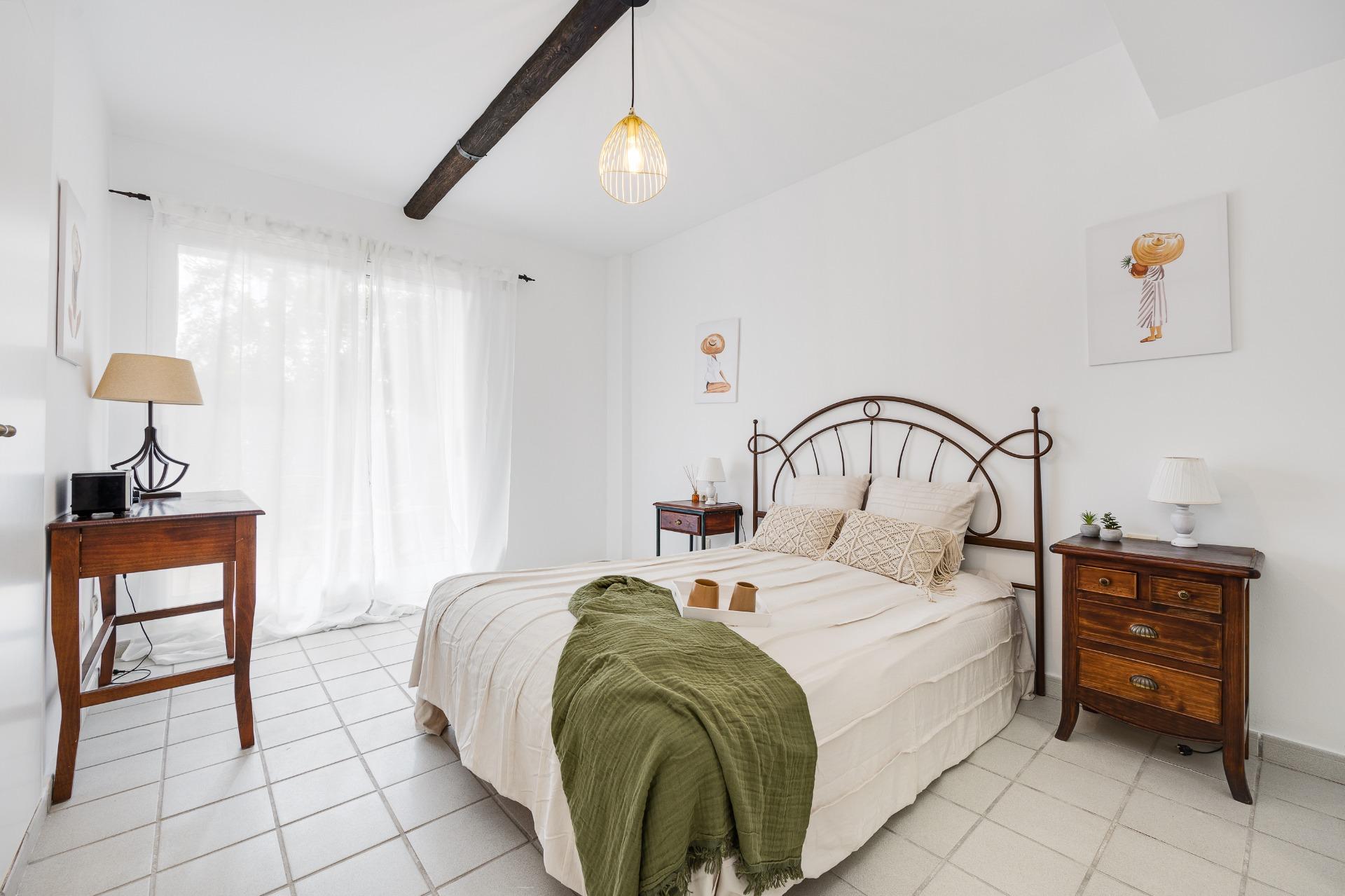 Planta baja con parking y gran jardín privado en Residencial - foto 13