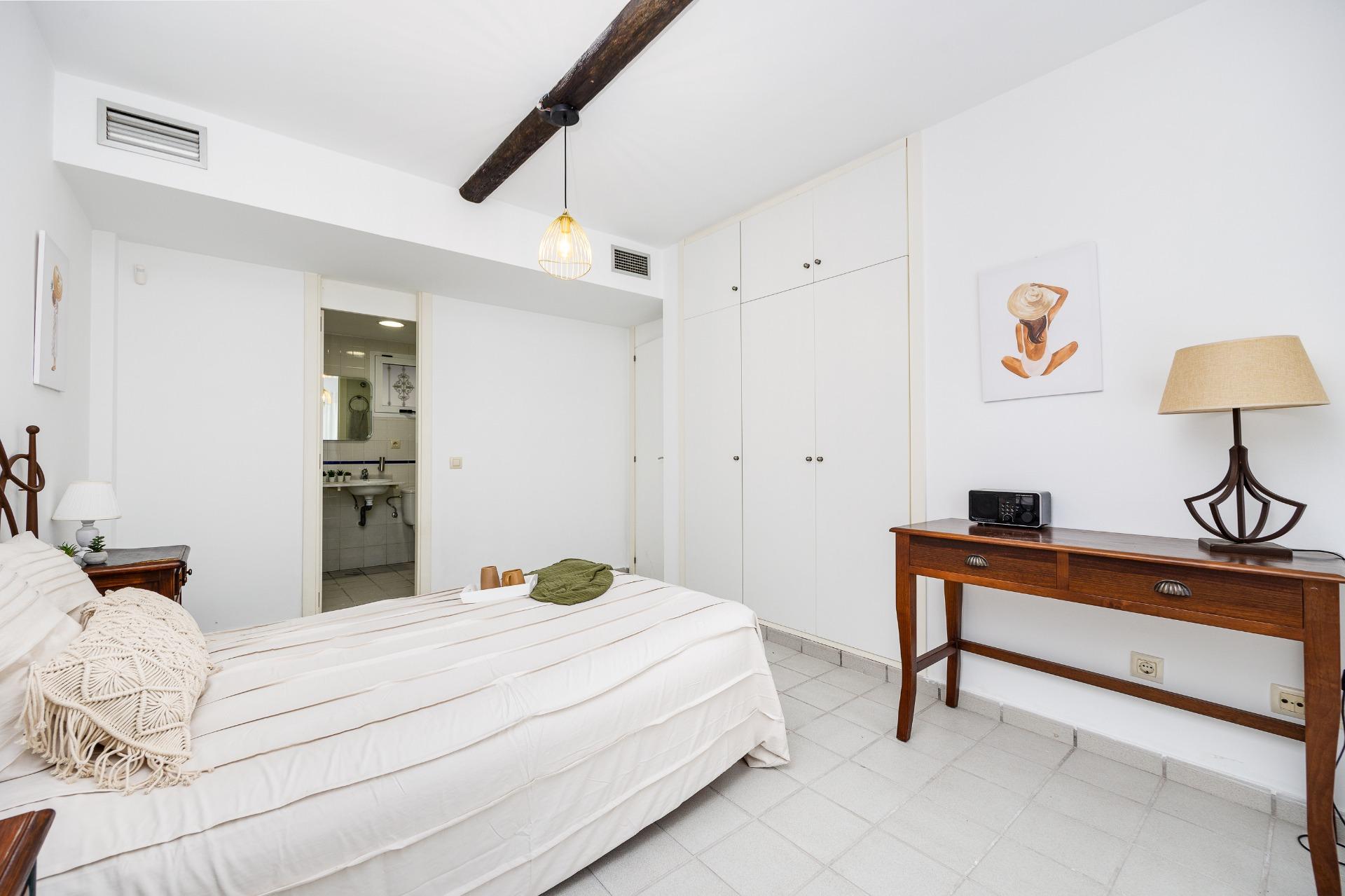 Planta baja con parking y gran jardín privado en Residencial - foto 15