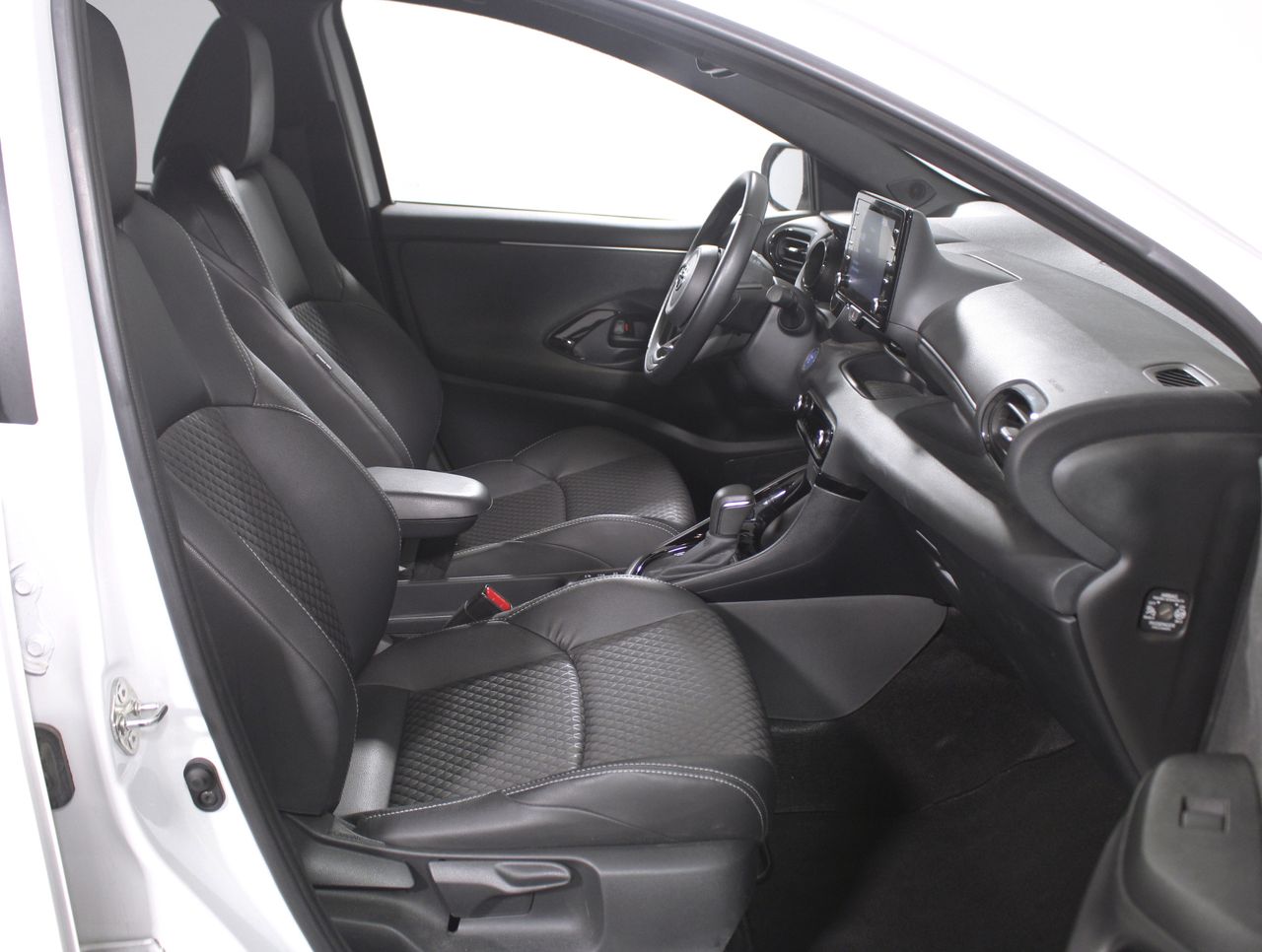 Toyota Yaris 1.5 VVT-I HYBRID STYLE 5P - foto 5