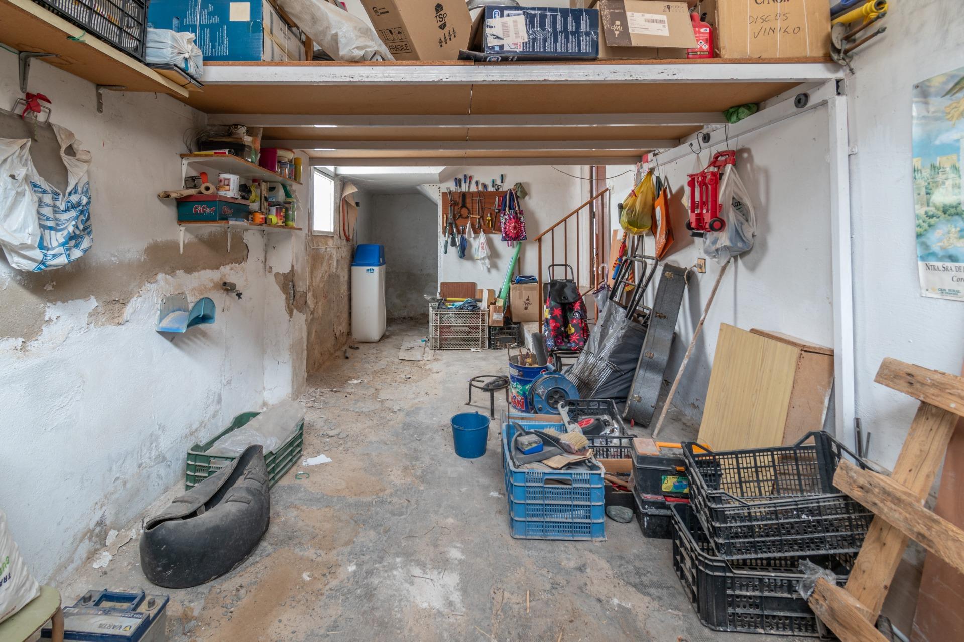 Casa en La Zubia con amplio patio y tres dormitorios. - foto 25