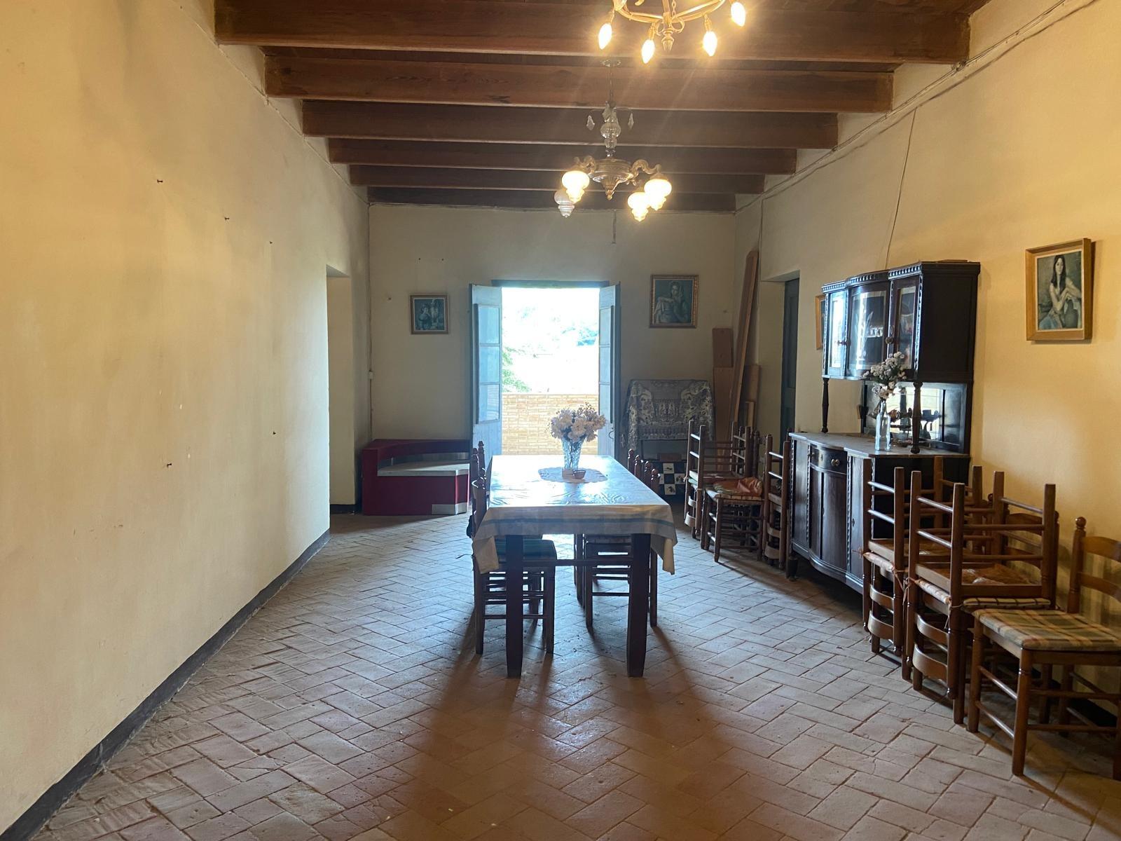 Descubre el Potencial de esta Gran Casa Familiar en Pontós - foto 12