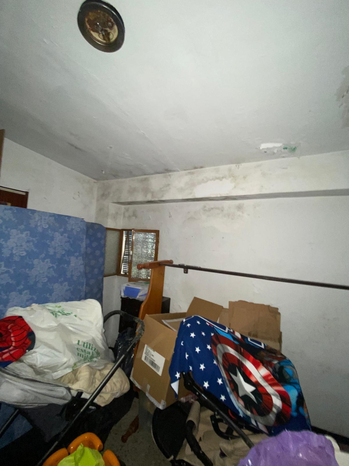 Casa a Reformar con Amplios Espacios y Patios Interiores! - foto 24