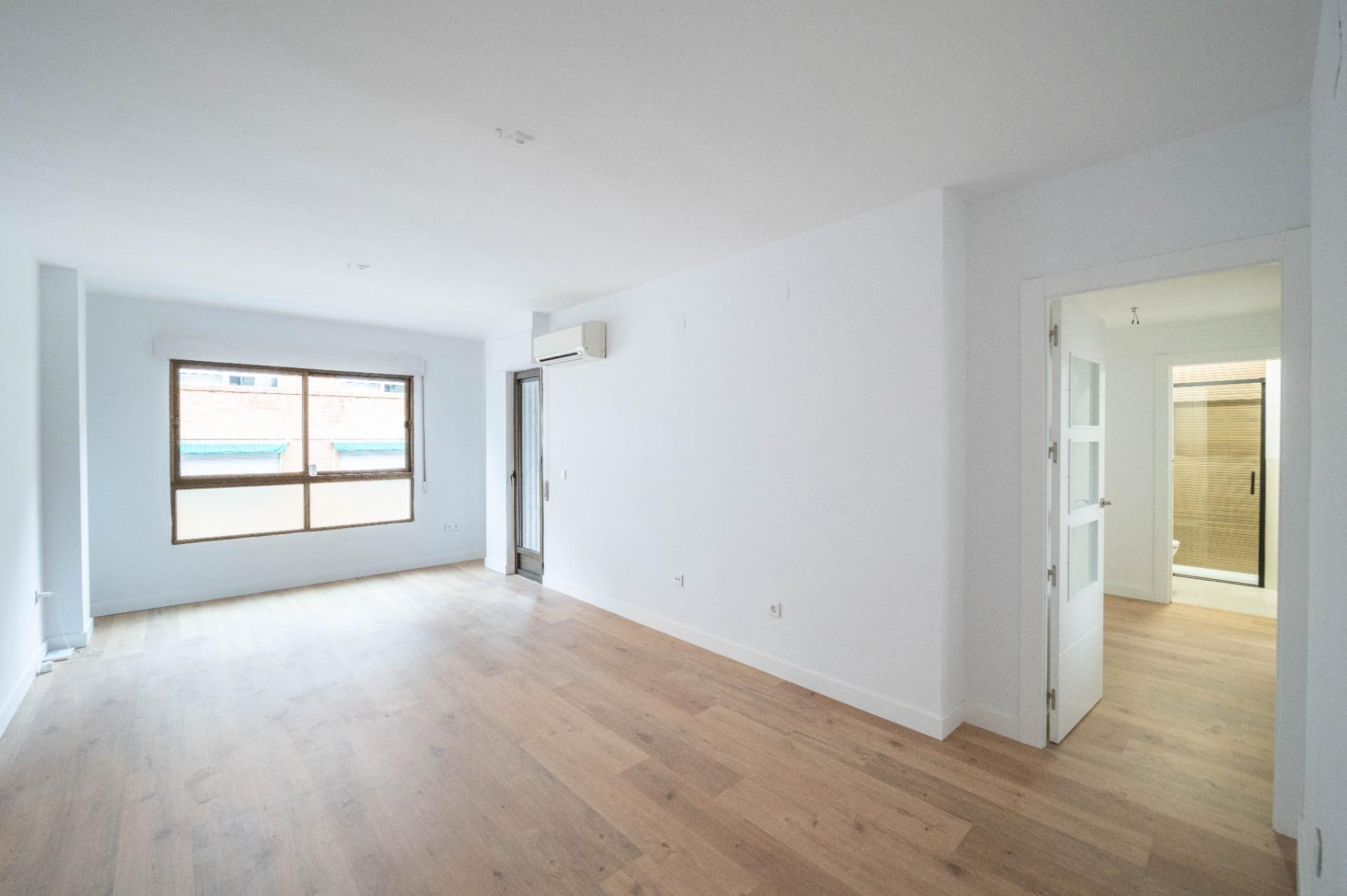 Piso reformado con cochera junto a Recogidas