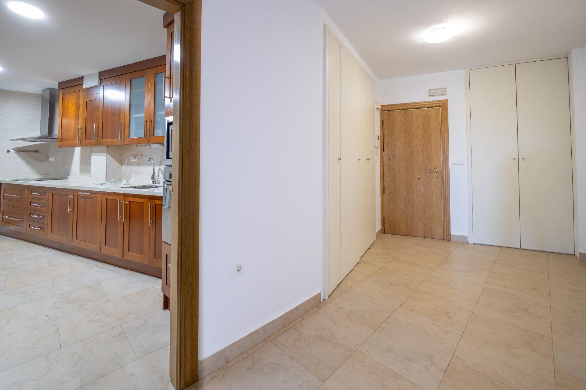 Gran Piso Reformado en Constitución, Frente a Paseillos Univ - foto 5