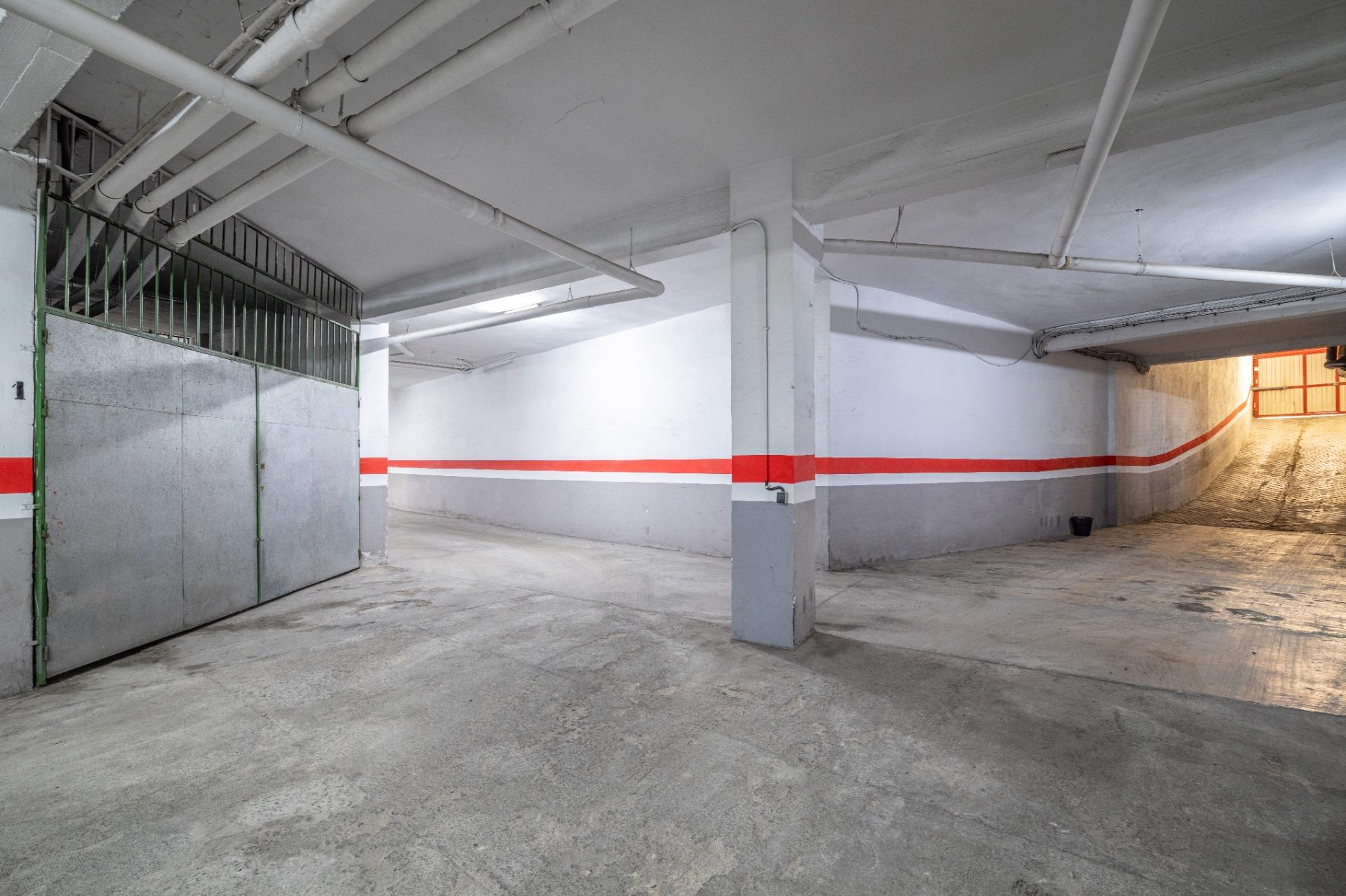 Gran Piso Reformado en Constitución, Frente a Paseillos Univ - foto 50