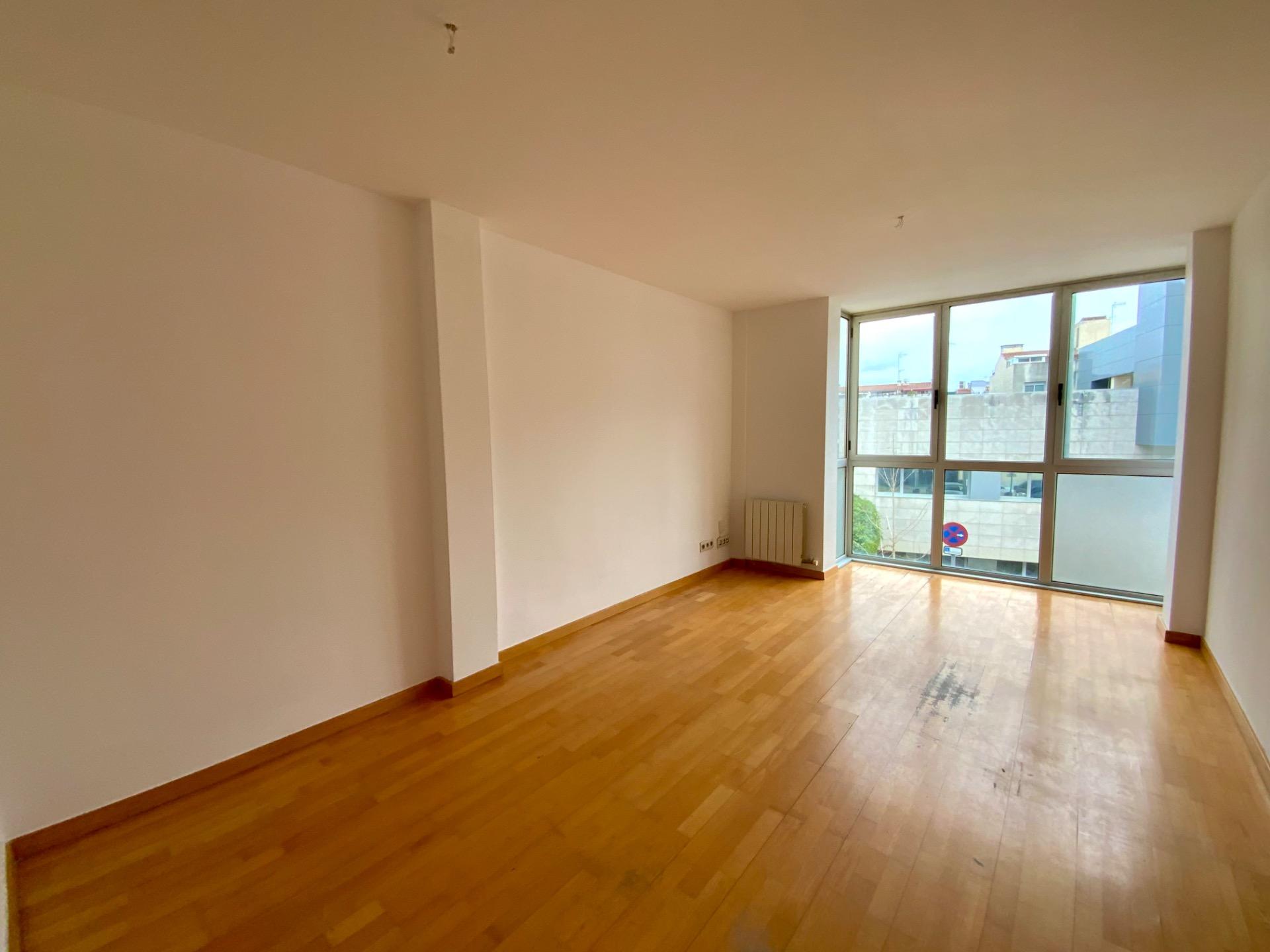 Primer piso con espectacular patio de 40 m2 en Eixample: luz - foto 4