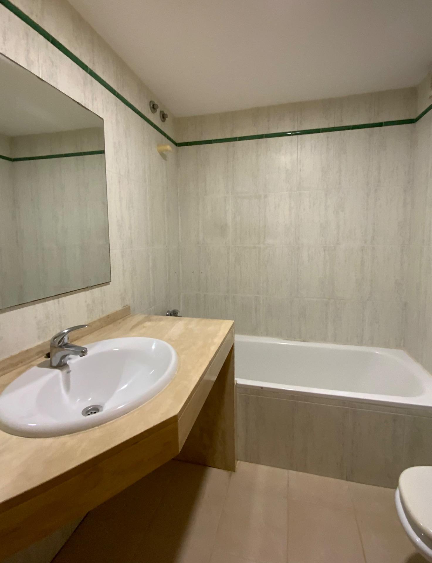 Primer piso con espectacular patio de 40 m2 en Eixample: luz - foto 17