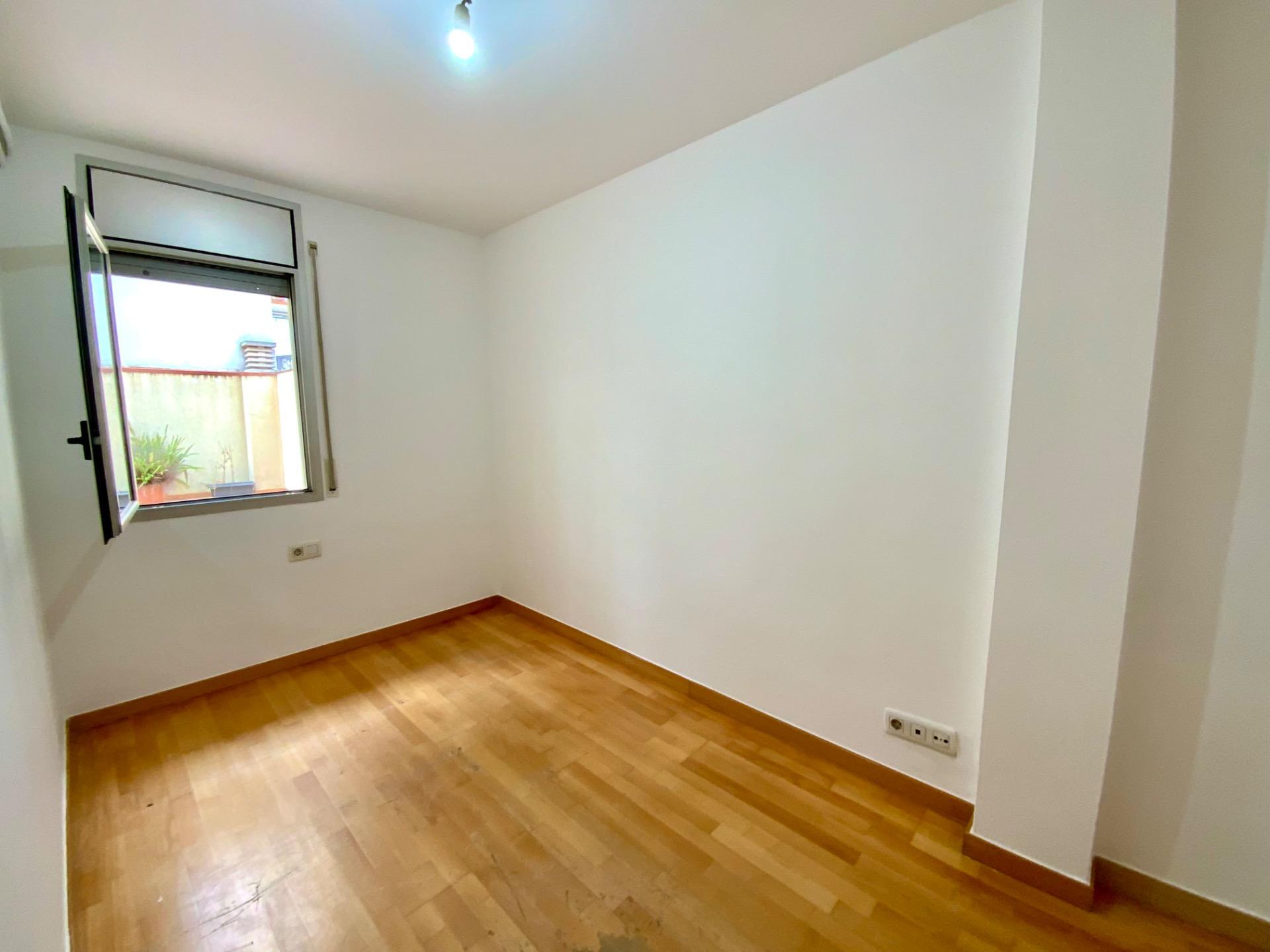 Primer piso con espectacular patio de 40 m2 en Eixample: luz - foto 19