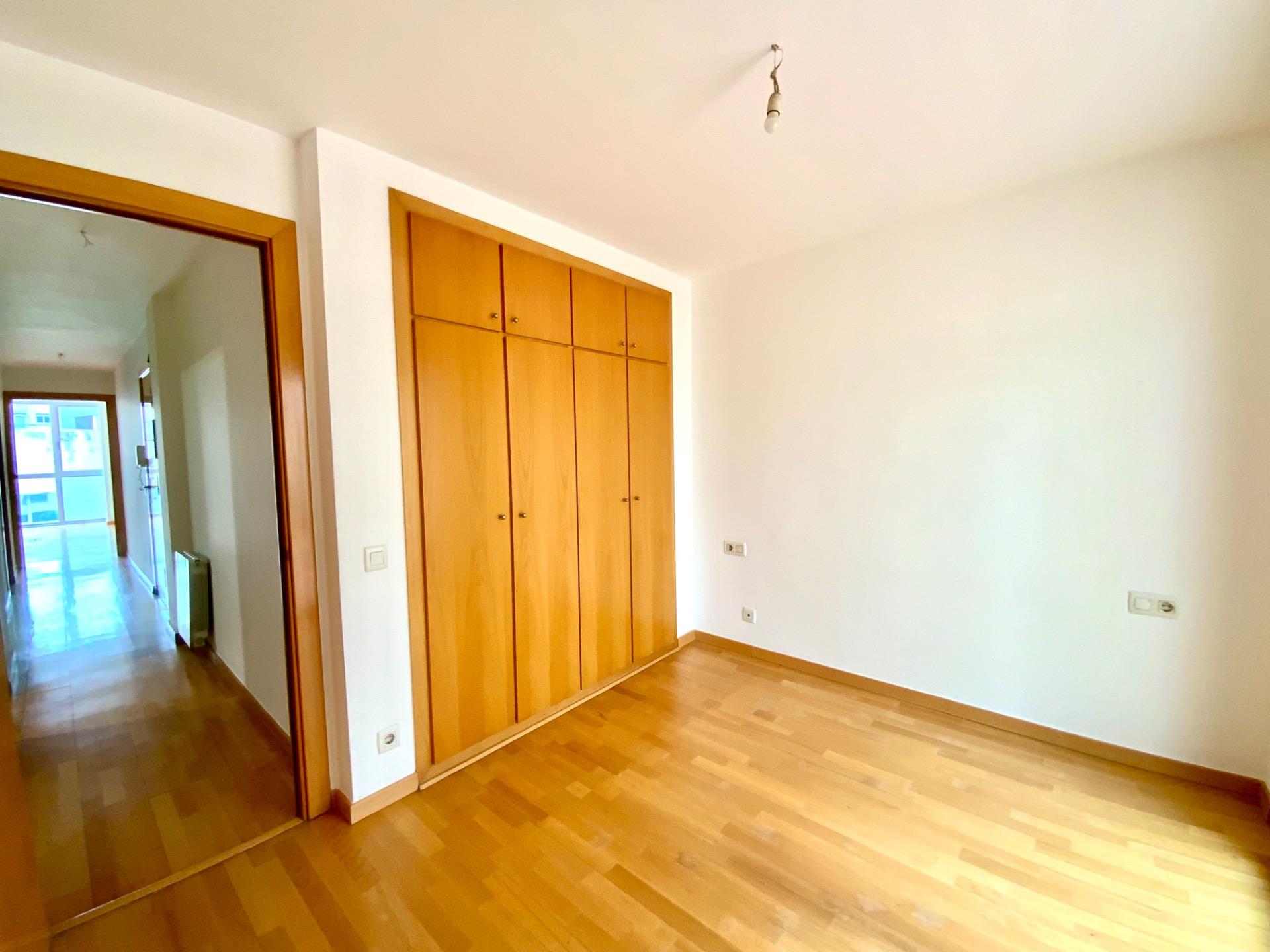 Primer piso con espectacular patio de 40 m2 en Eixample: luz - foto 23