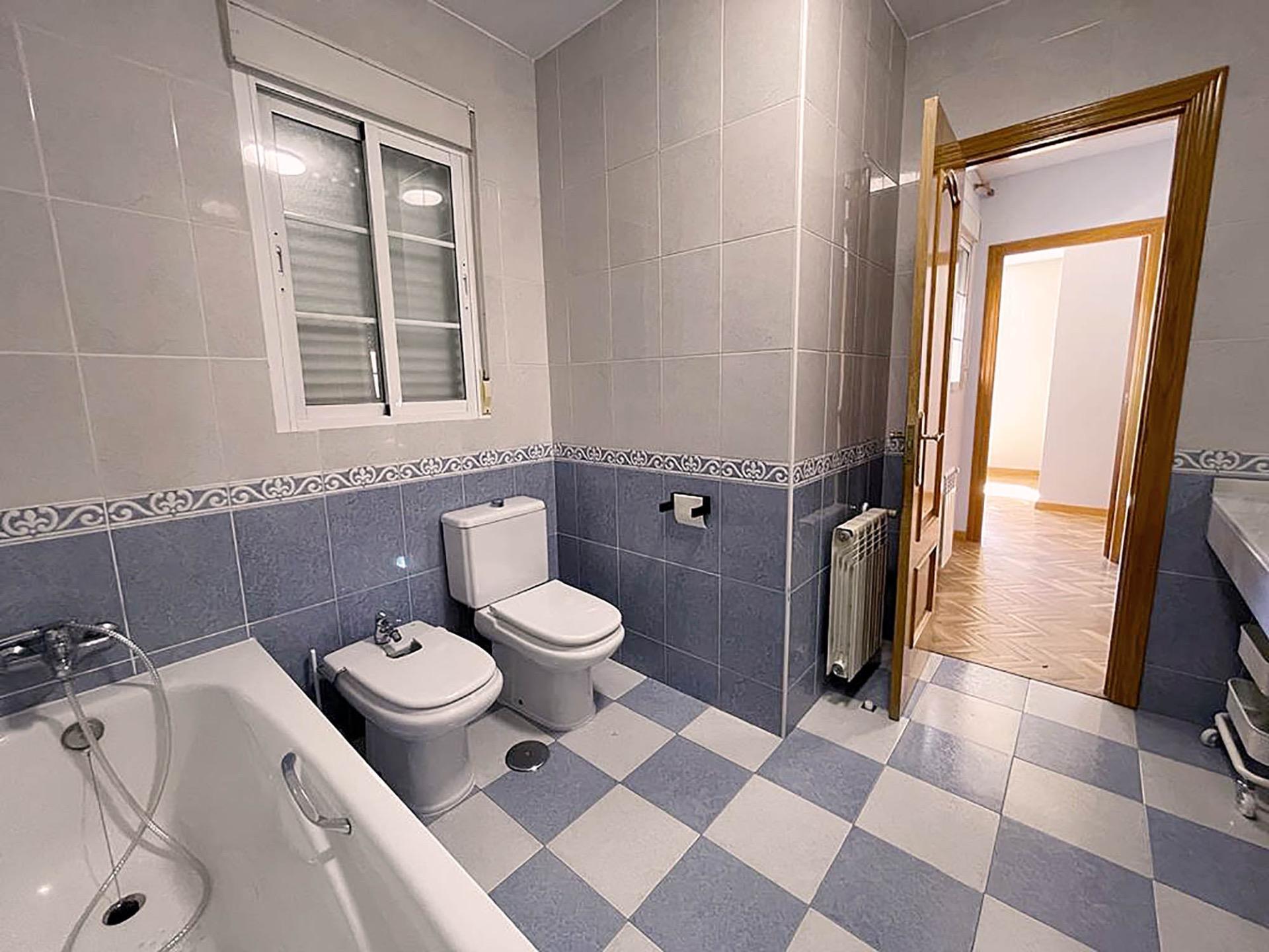 CHALET PAREADO EN ALQUILER PARA GRUPO DE ESTUDIANTES EN VILL - foto 25