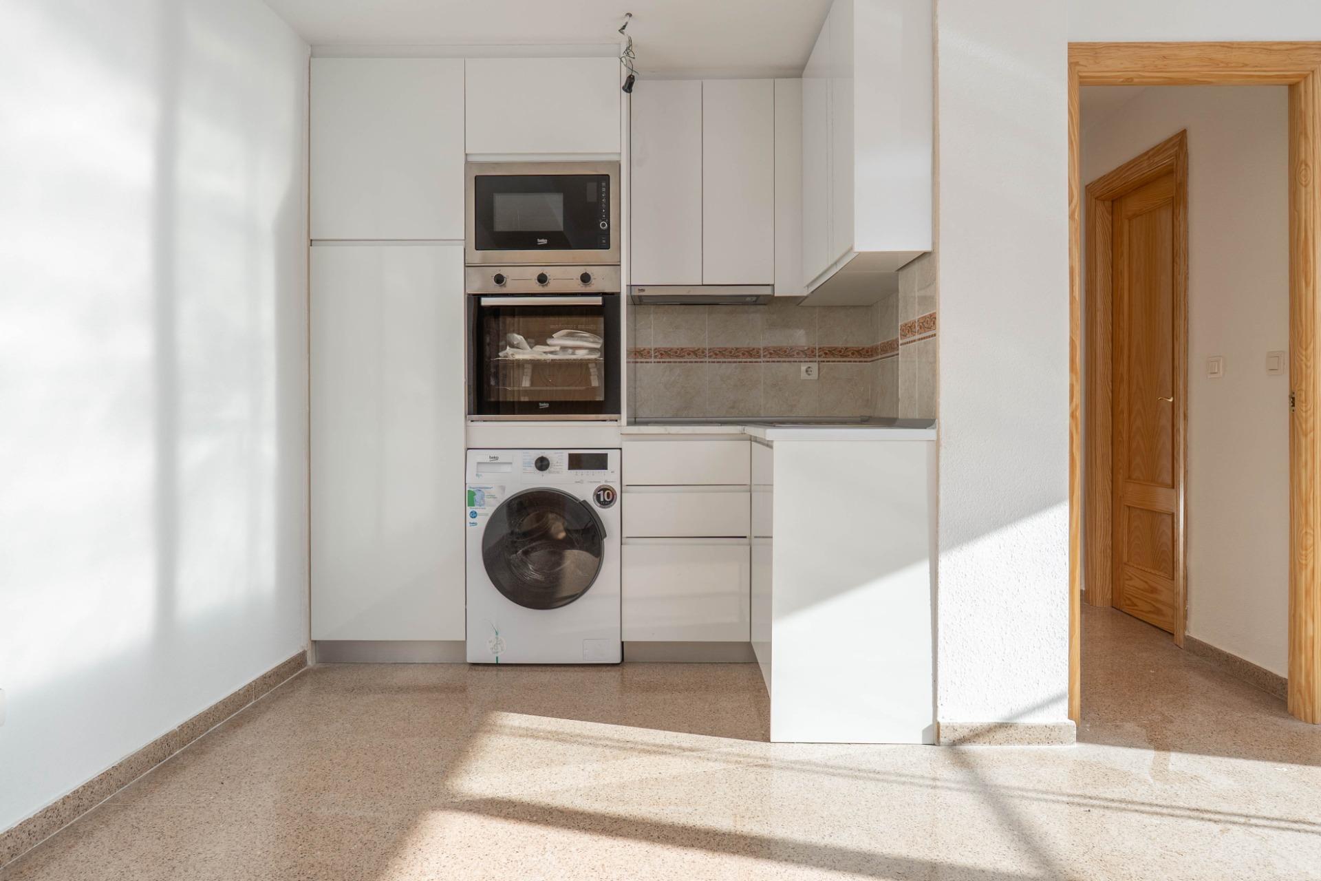 PRECIOSO PISO EN LAS GABIAS EN URBANIZACIÓN CON PISCINA COMU - foto 9