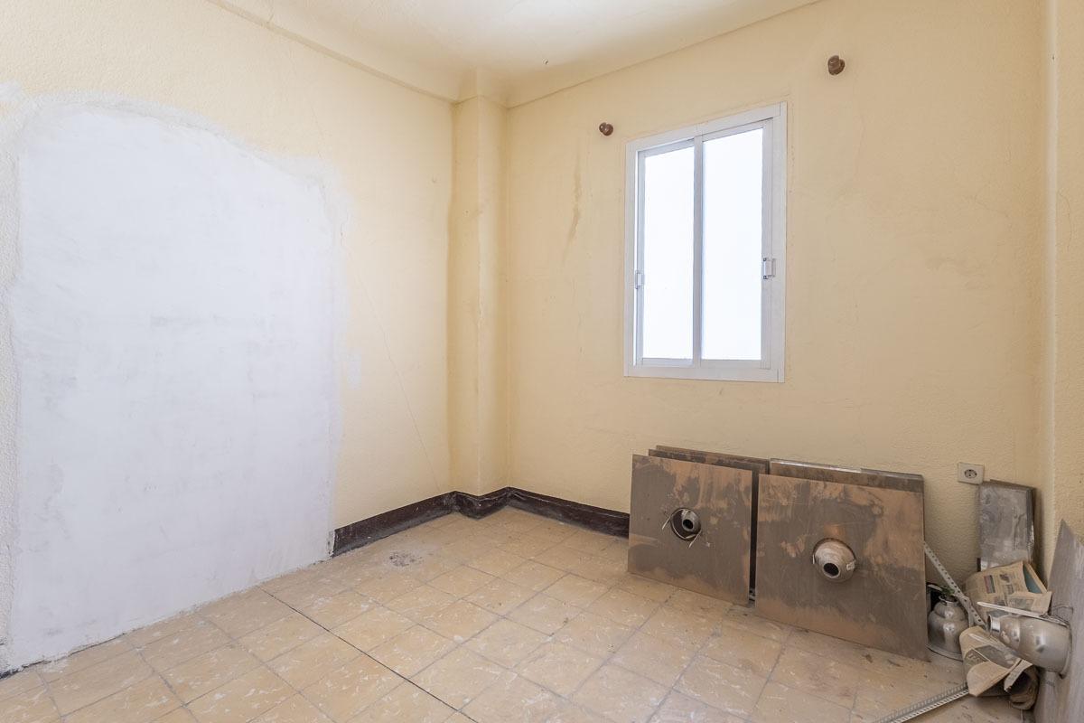 Edificio junto a Plaza Bib-rambla. - foto 16