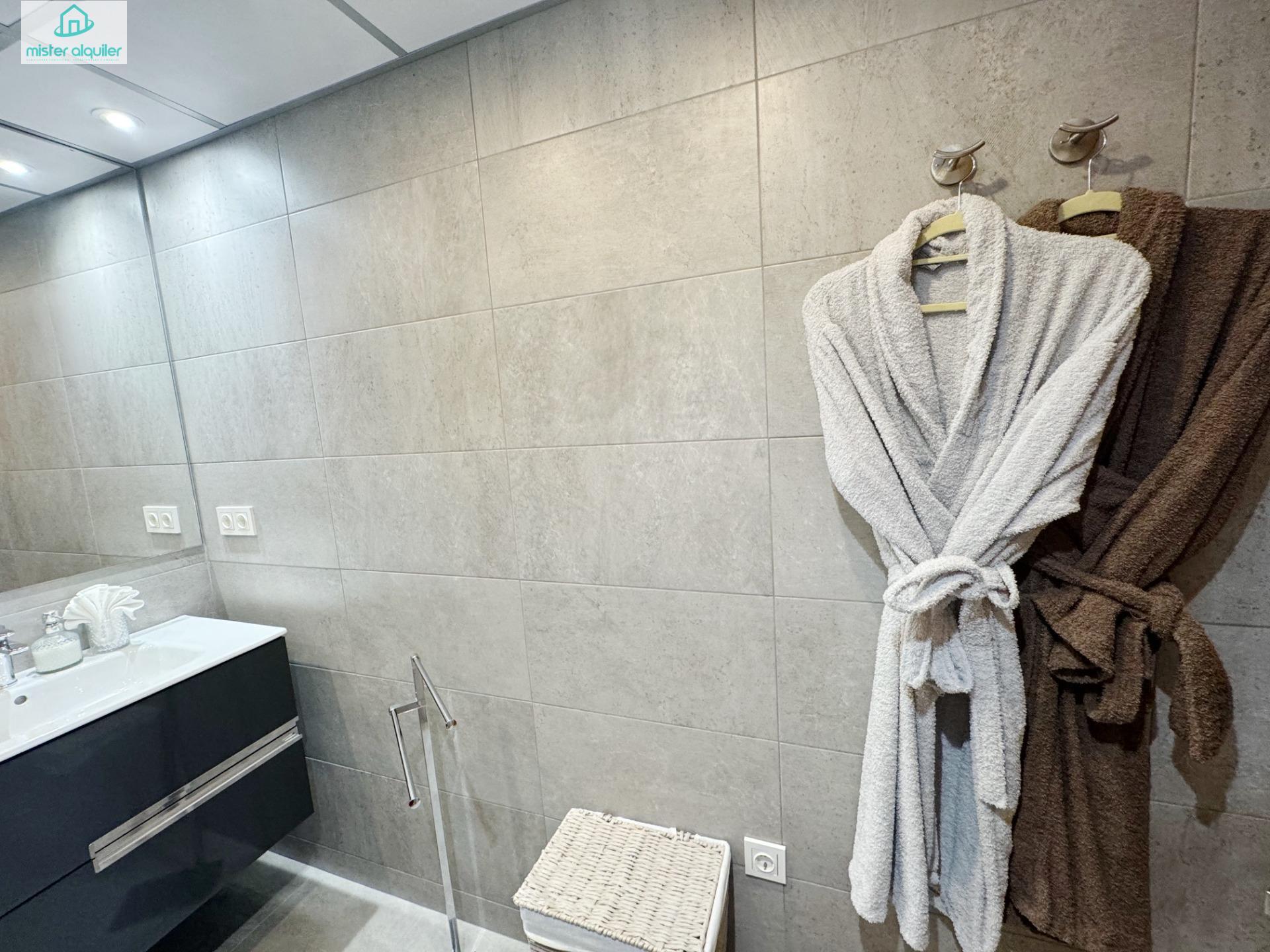 ESPECTACULAR ÁTICO EN ALQUILER EN EL RESIDENCIAL ABEDULES –  - foto 16