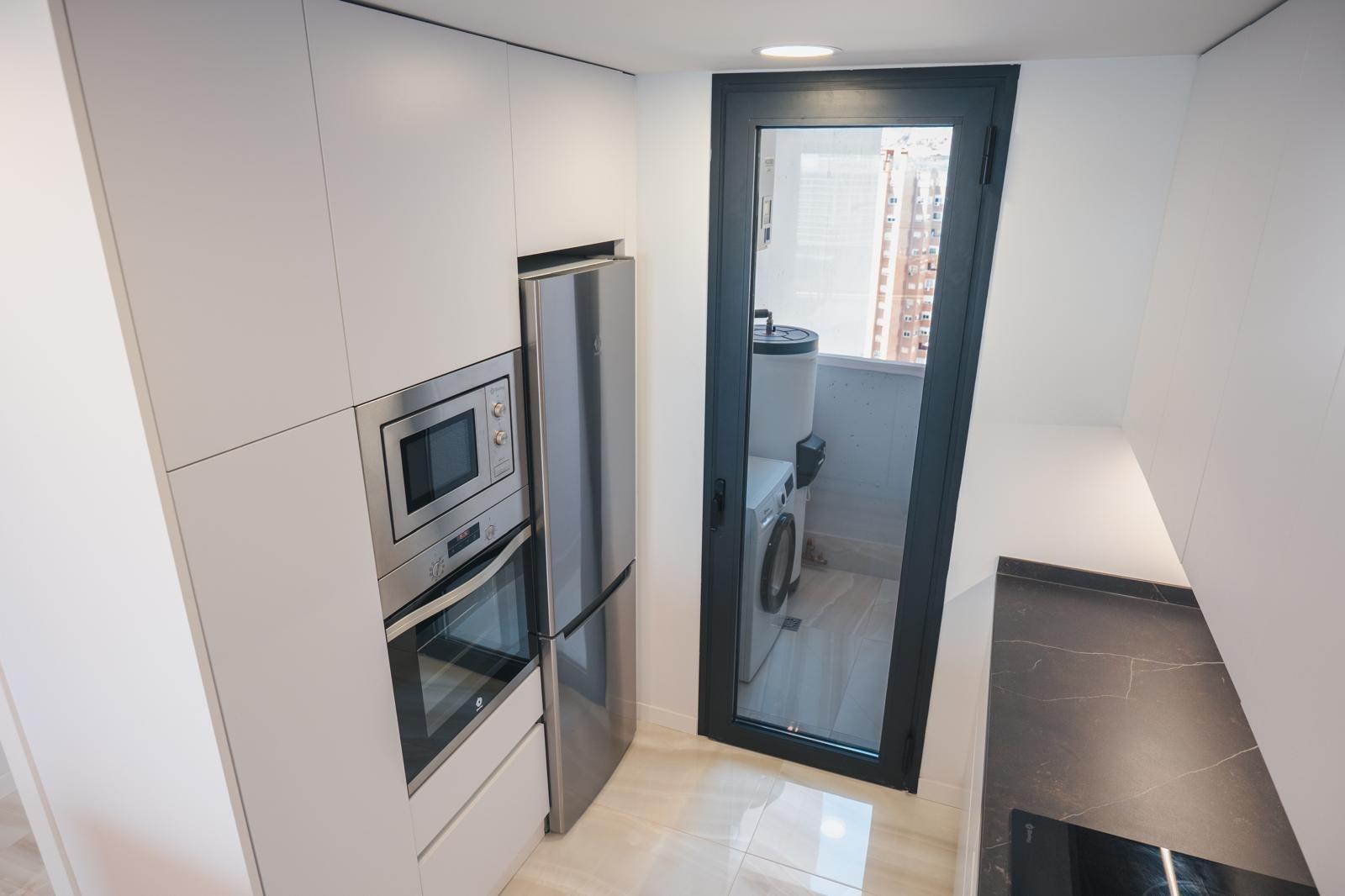 SE VENDE PRECIOSO APARTAMENTO CON VISTAS AL MAR EN PONIENTE - foto 8