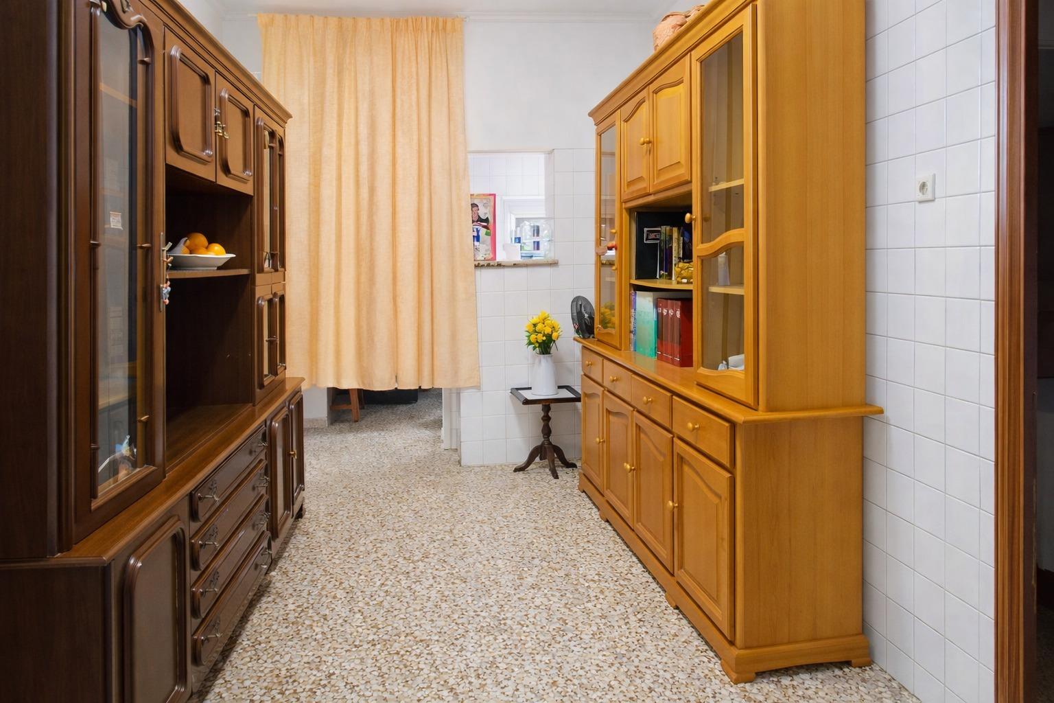 ✨ ¡GRAN OPORTUNIDAD EN MÁLAGA! Casa con muchísimos metros y  - foto 10