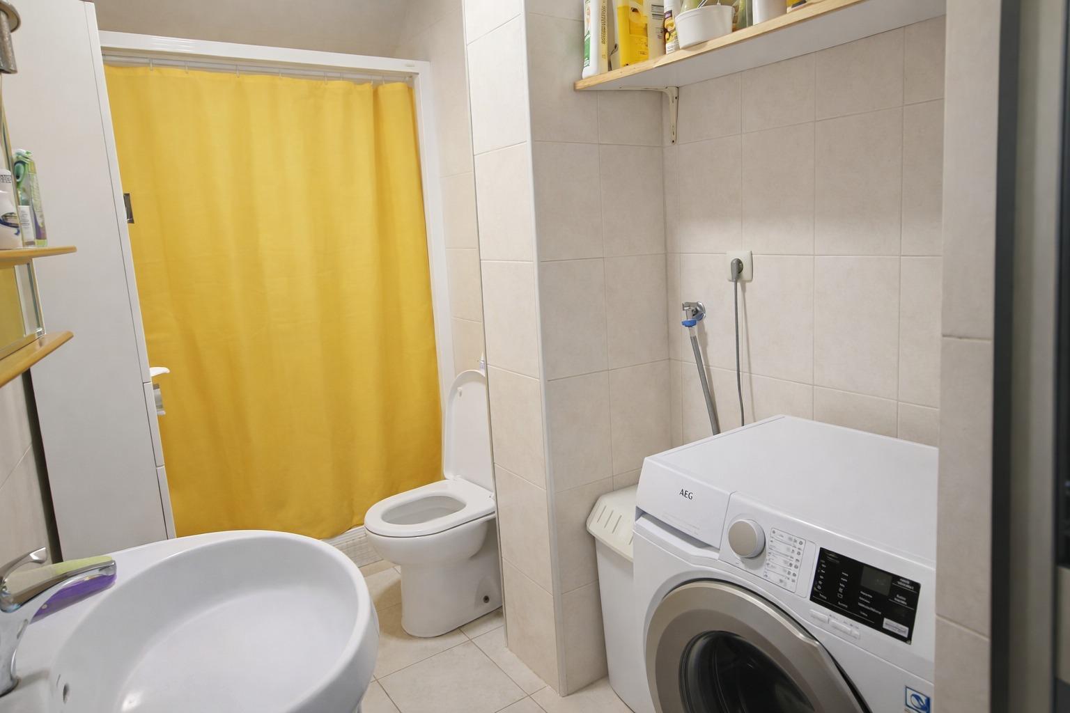 ✨ ¡GRAN OPORTUNIDAD EN MÁLAGA! Casa con muchísimos metros y  - foto 13