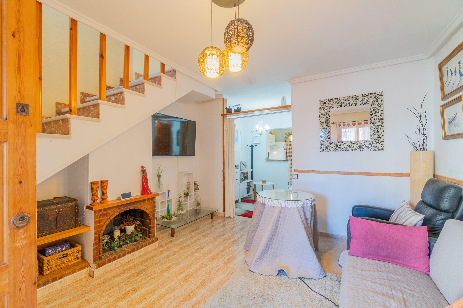 ADOSADO DE 2 DORMITORIOS Y 2 BAÑOS EN LOS ALTOS (TORREVIEJA) - foto 6