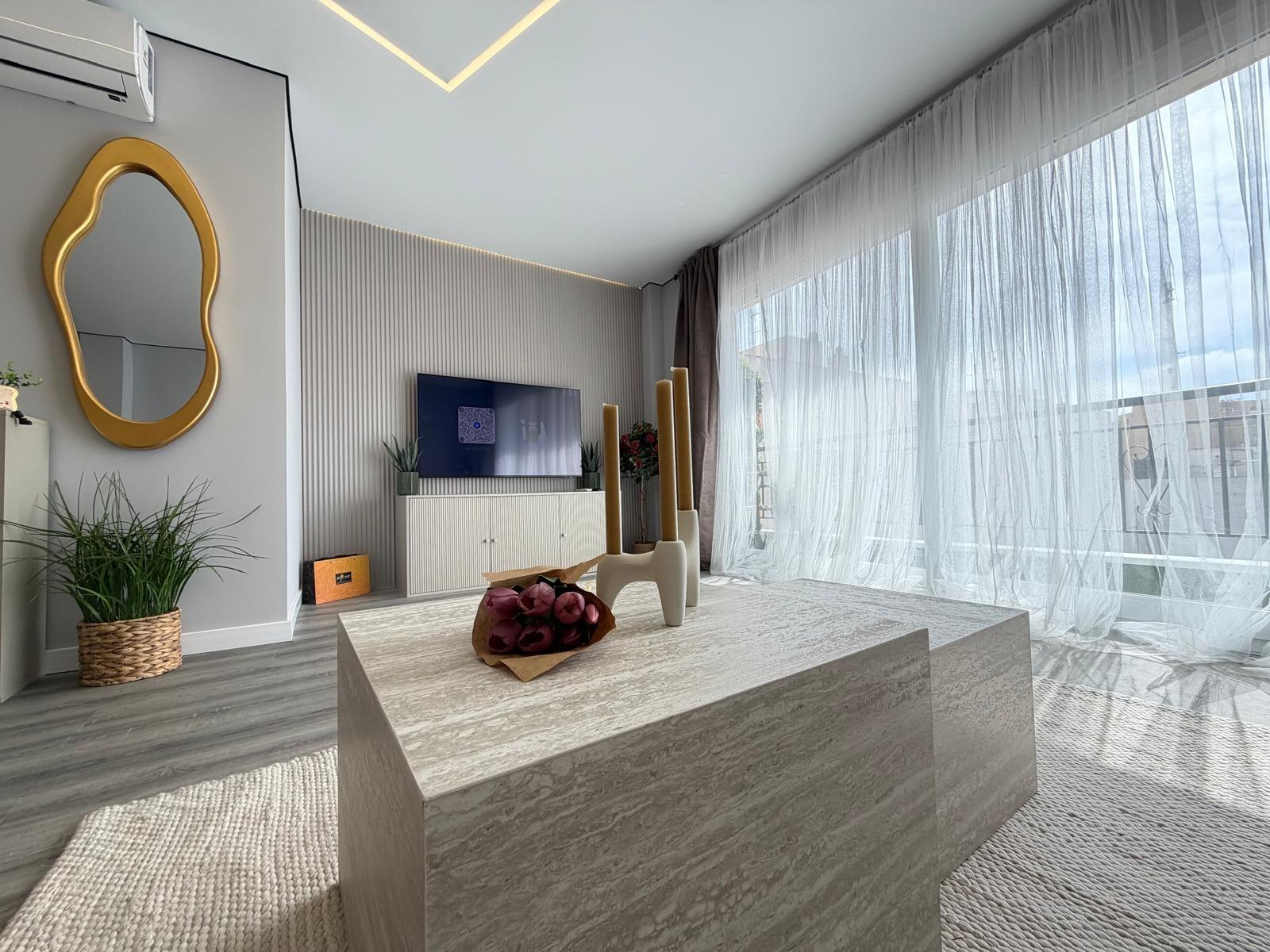 APARTAMENTO EN TORREVIEJA CON VISTAS AL MAR Y A 200 METROS D