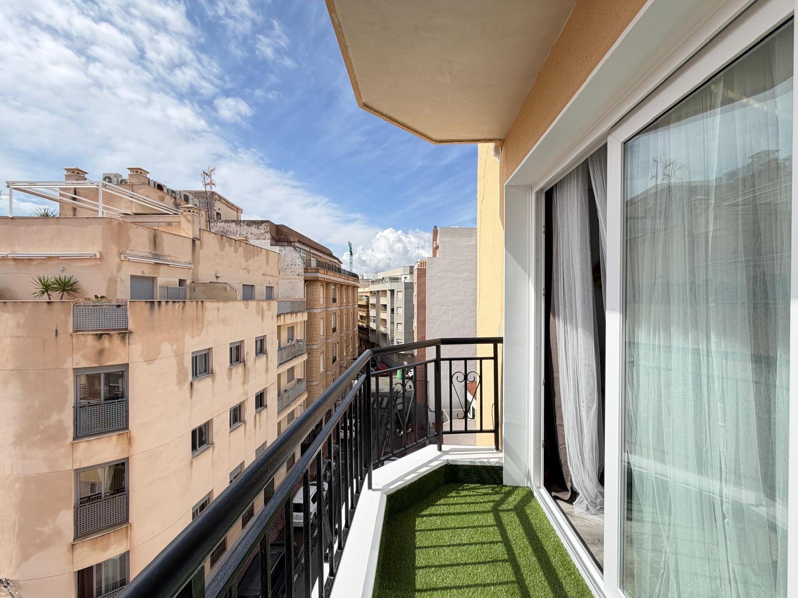 APARTAMENTO EN TORREVIEJA CON VISTAS AL MAR Y A 200 METROS D - foto 23