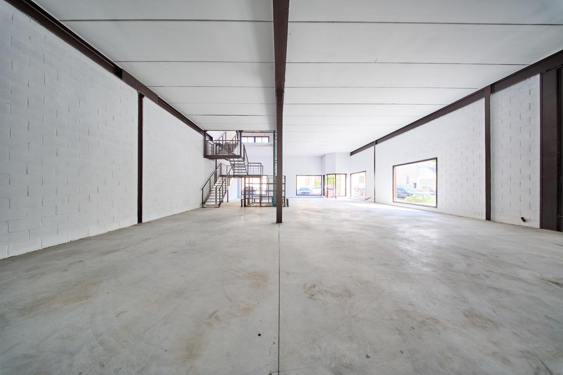 NAVE EN VENTA EN POLIGONO JUNCARIL - foto 9