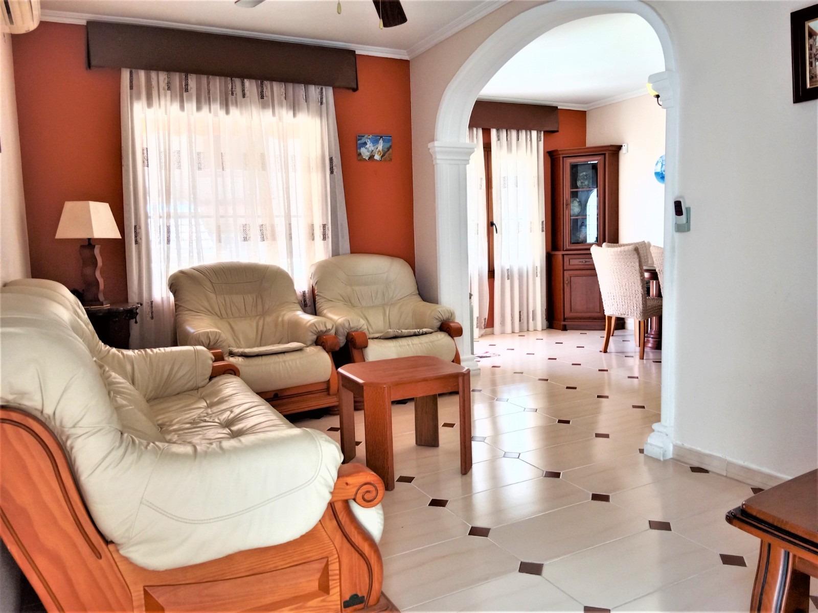 Casa adosada en La Mata con vista al mar - foto 4