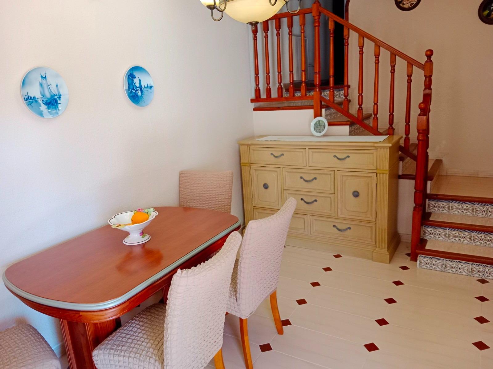 Casa adosada en La Mata con vista al mar - foto 10