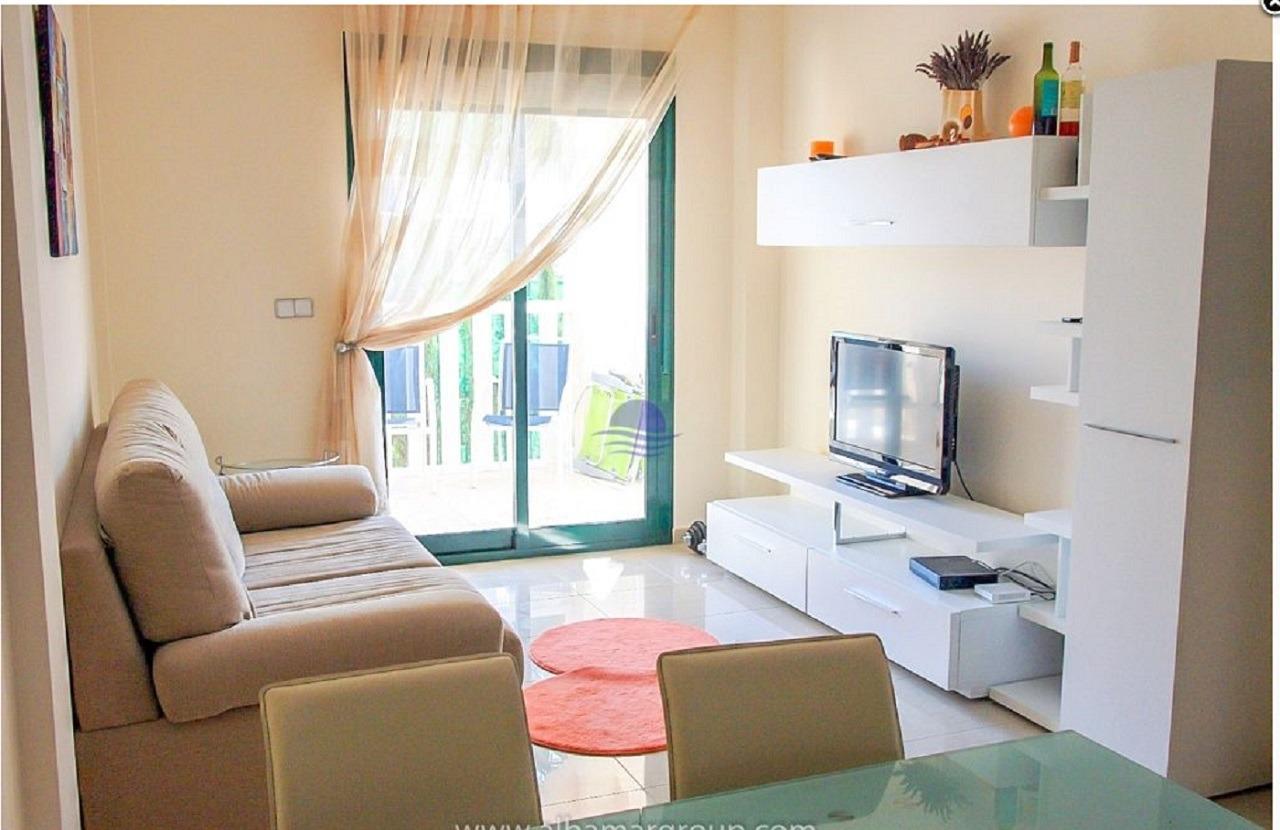 Apartamento en Albamar con 2 dormitorios y jardin - foto 5