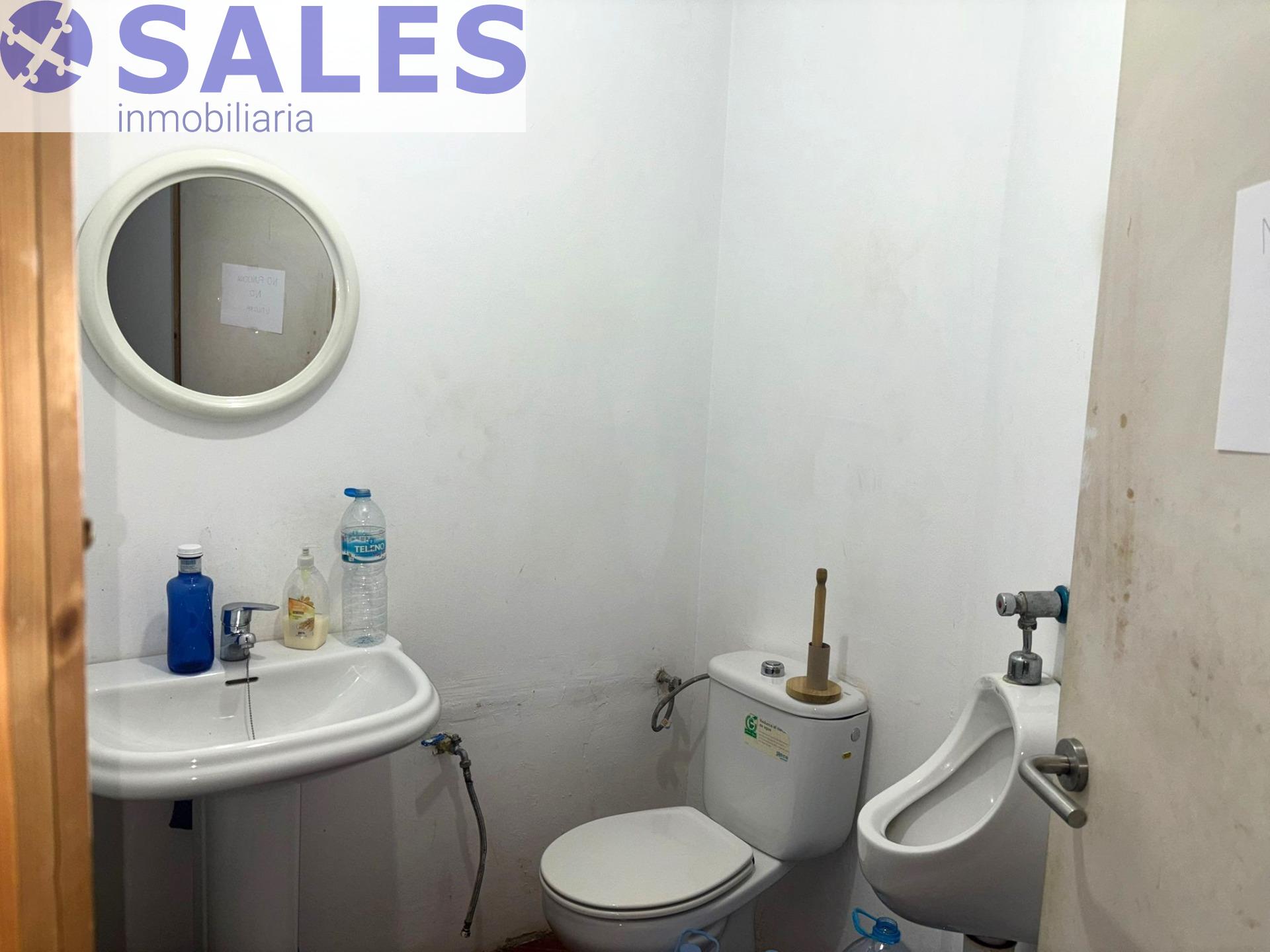 Amplio Local Comercial en Xirivella - Oportunidad Única - foto 9